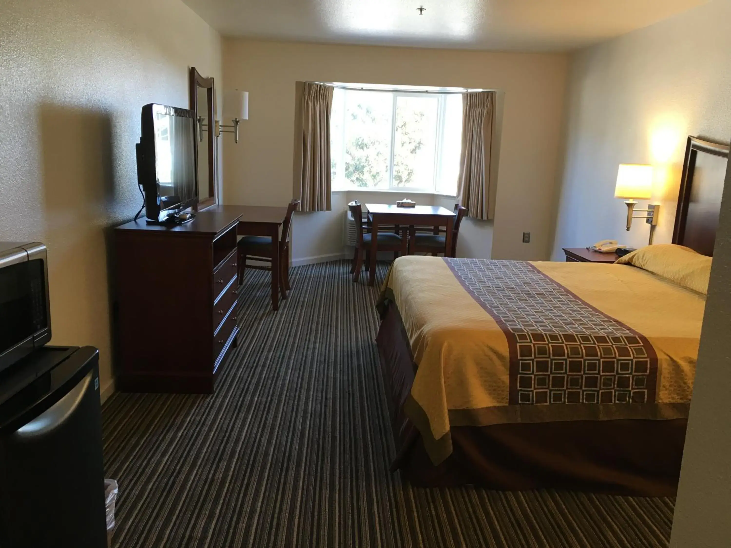 Decorative detail, Bed in Airport Inn Decorative detail, Bed in Airport Inn