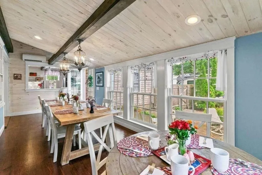 Breakfast in William's Grant Inn Bed and Breakfast