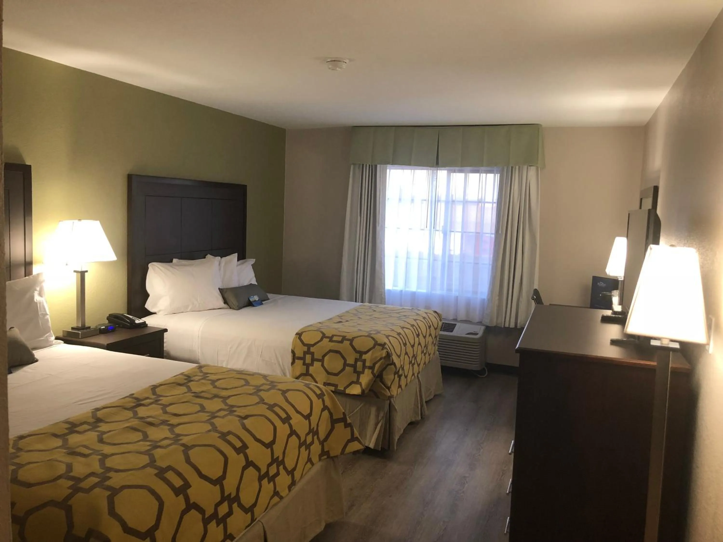 Other, Bed in Baymont by Wyndham Phoenix I-10 near 51st Ave