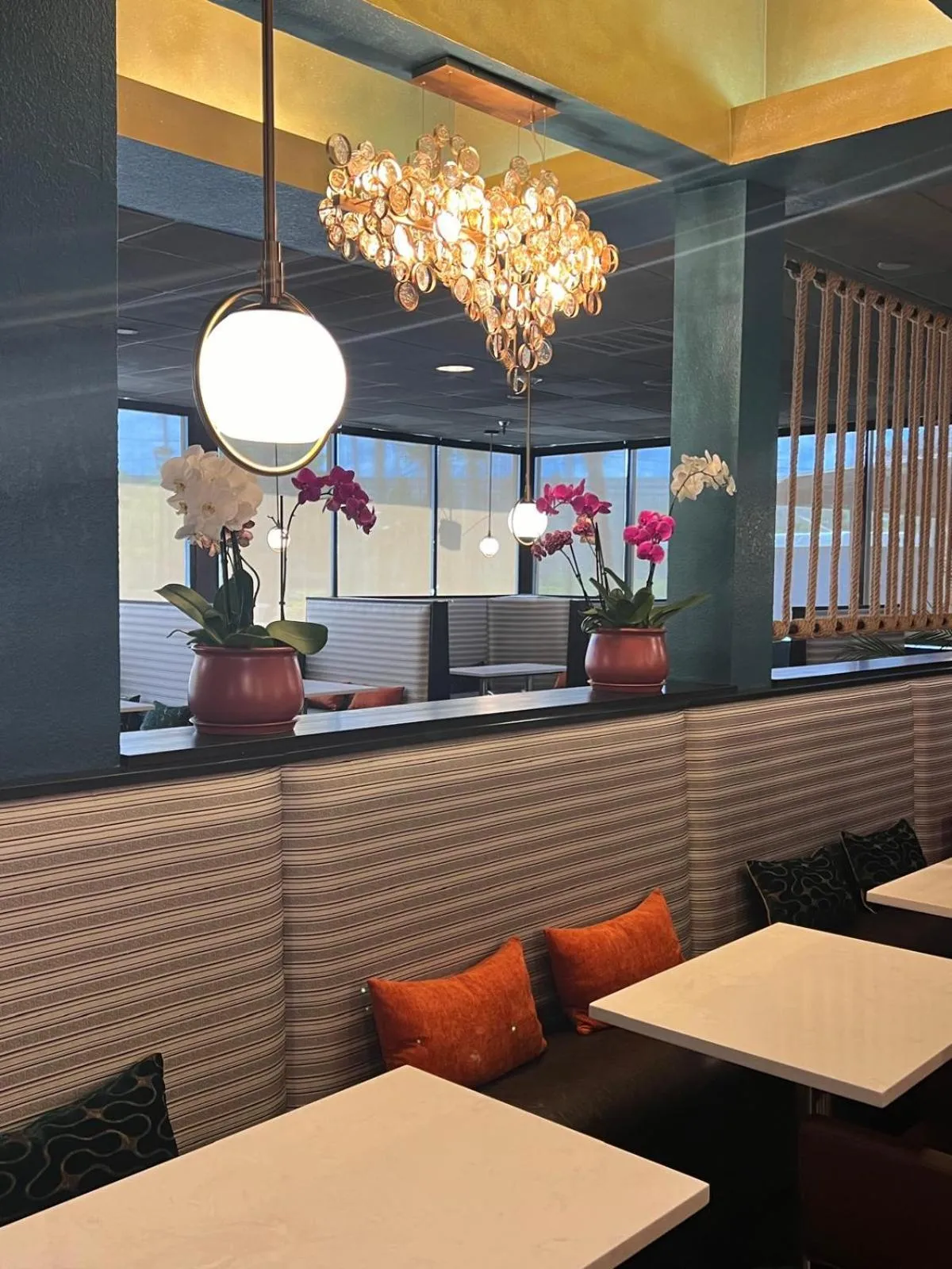 Restaurant/places to eat in Lakeland Hotel