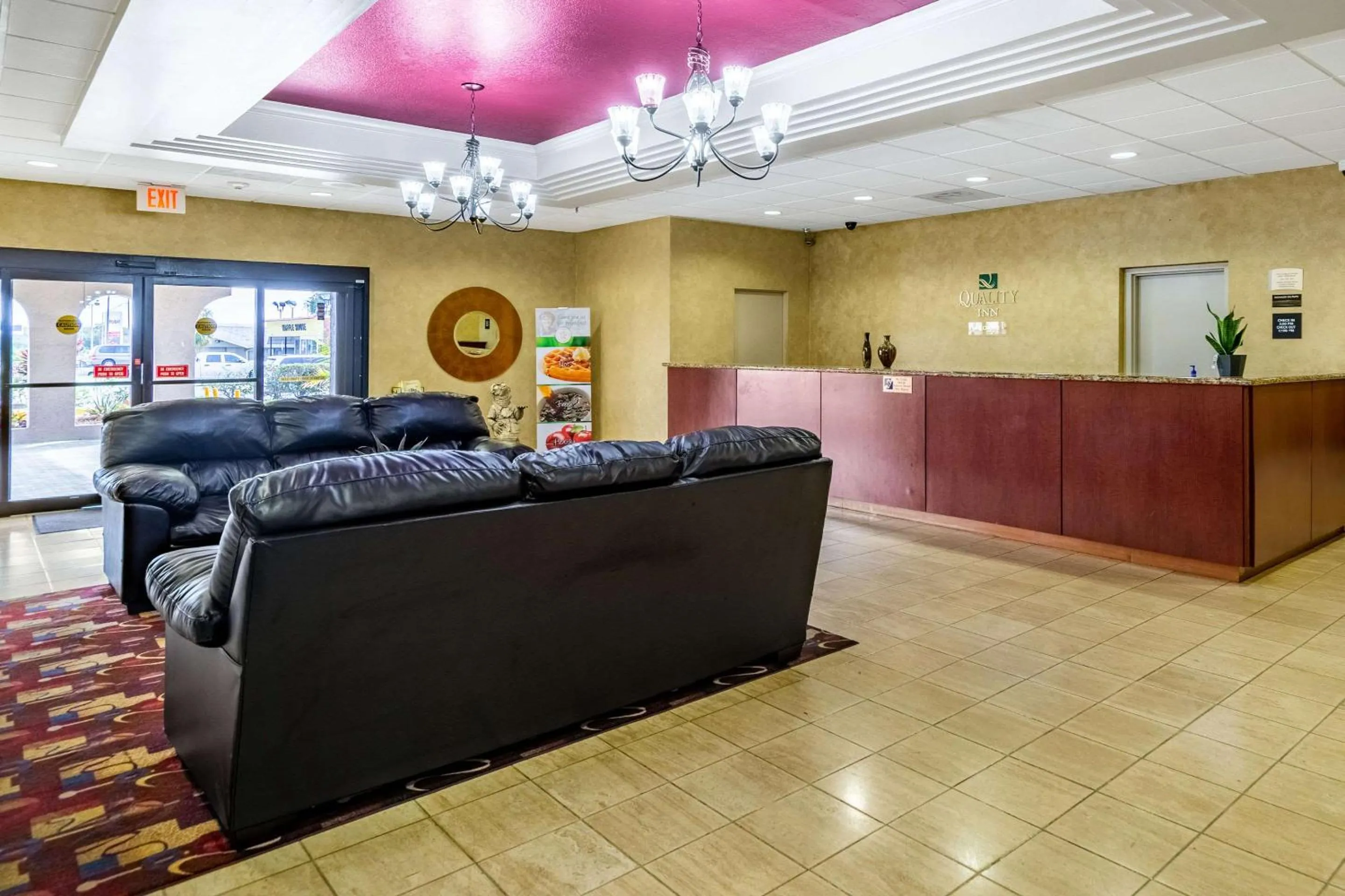Lobby or reception in Lakeland Hotel