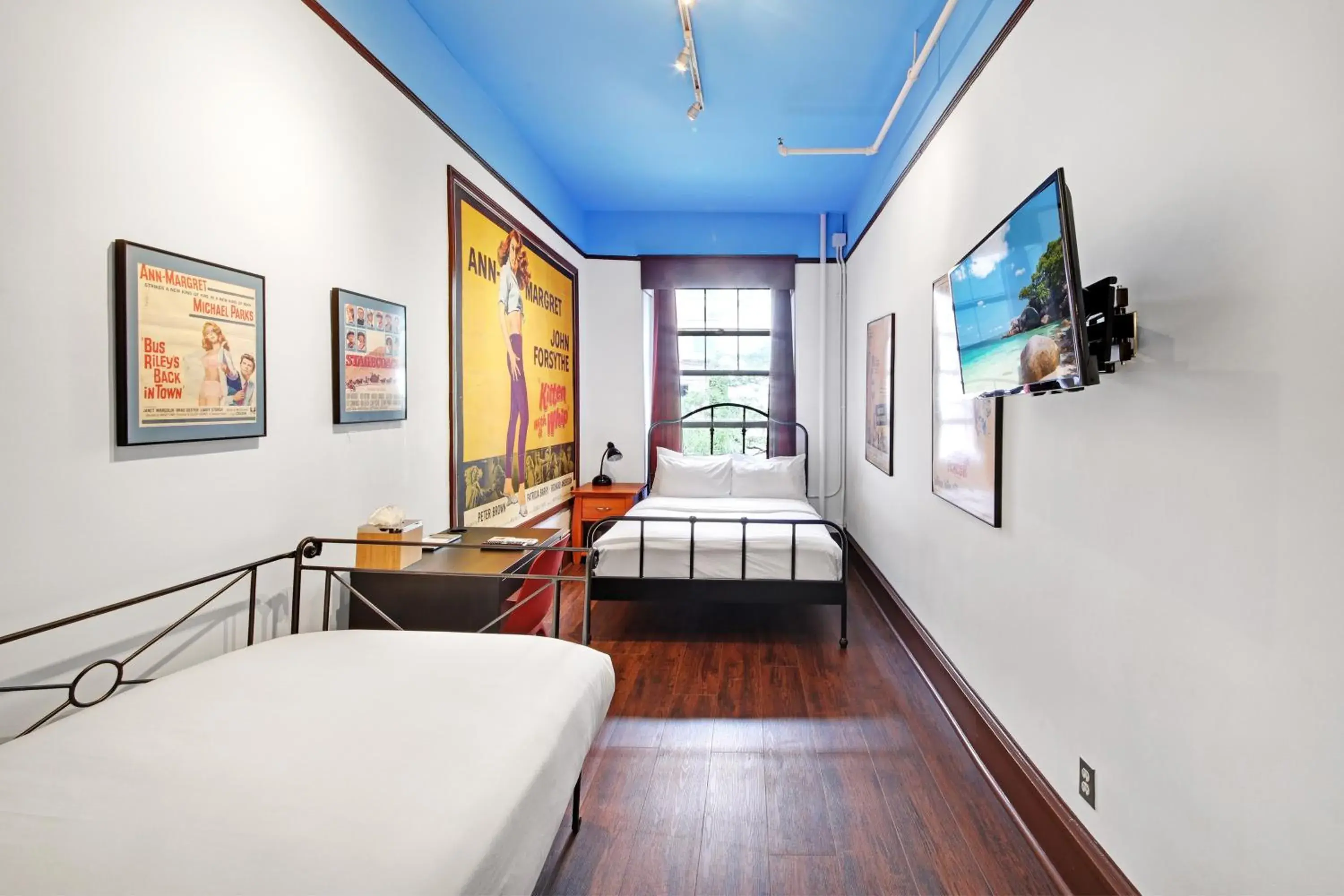 One-Bedroom Suite in Chelsea Pines Inn One-Bedroom Suite in Chelsea Pines Inn