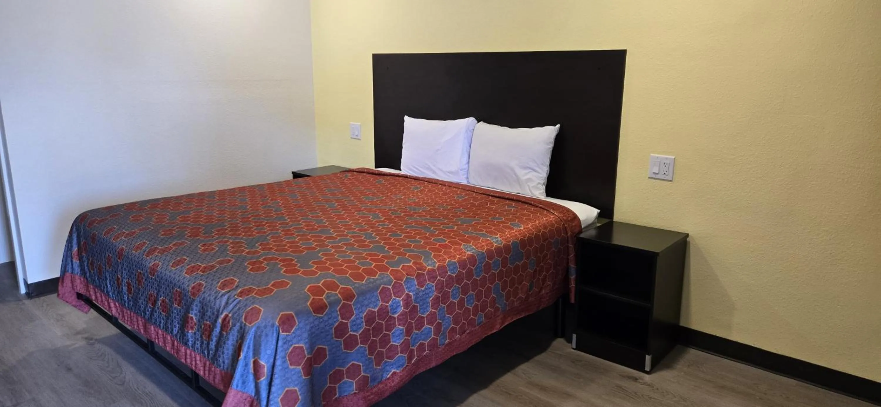 Bed in Grapevine Inn