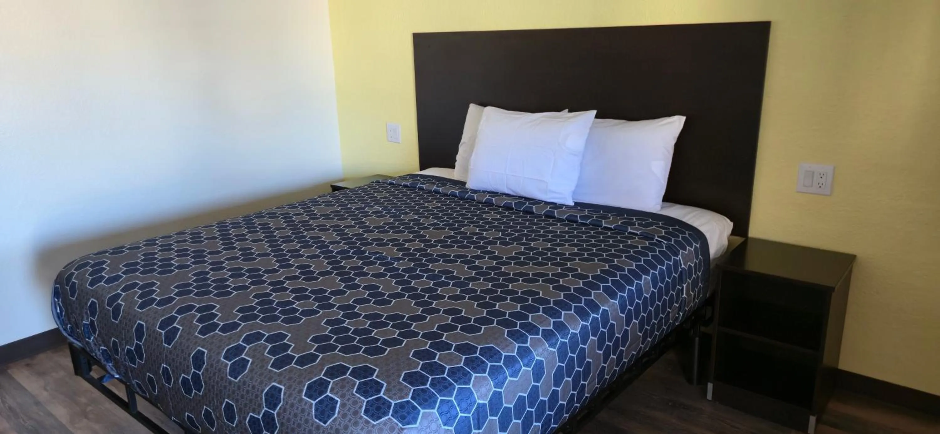 Bed in Grapevine Inn