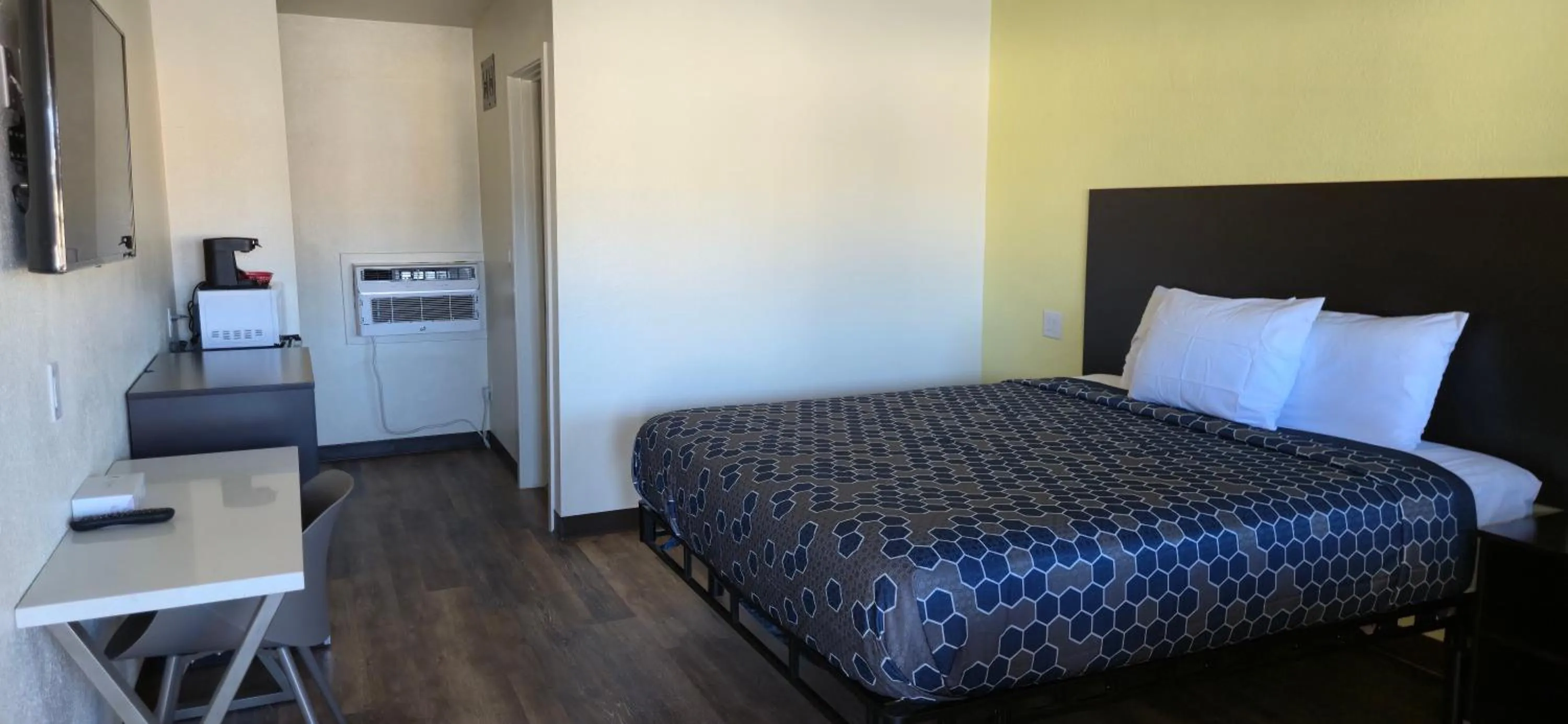 Bed in Grapevine Inn