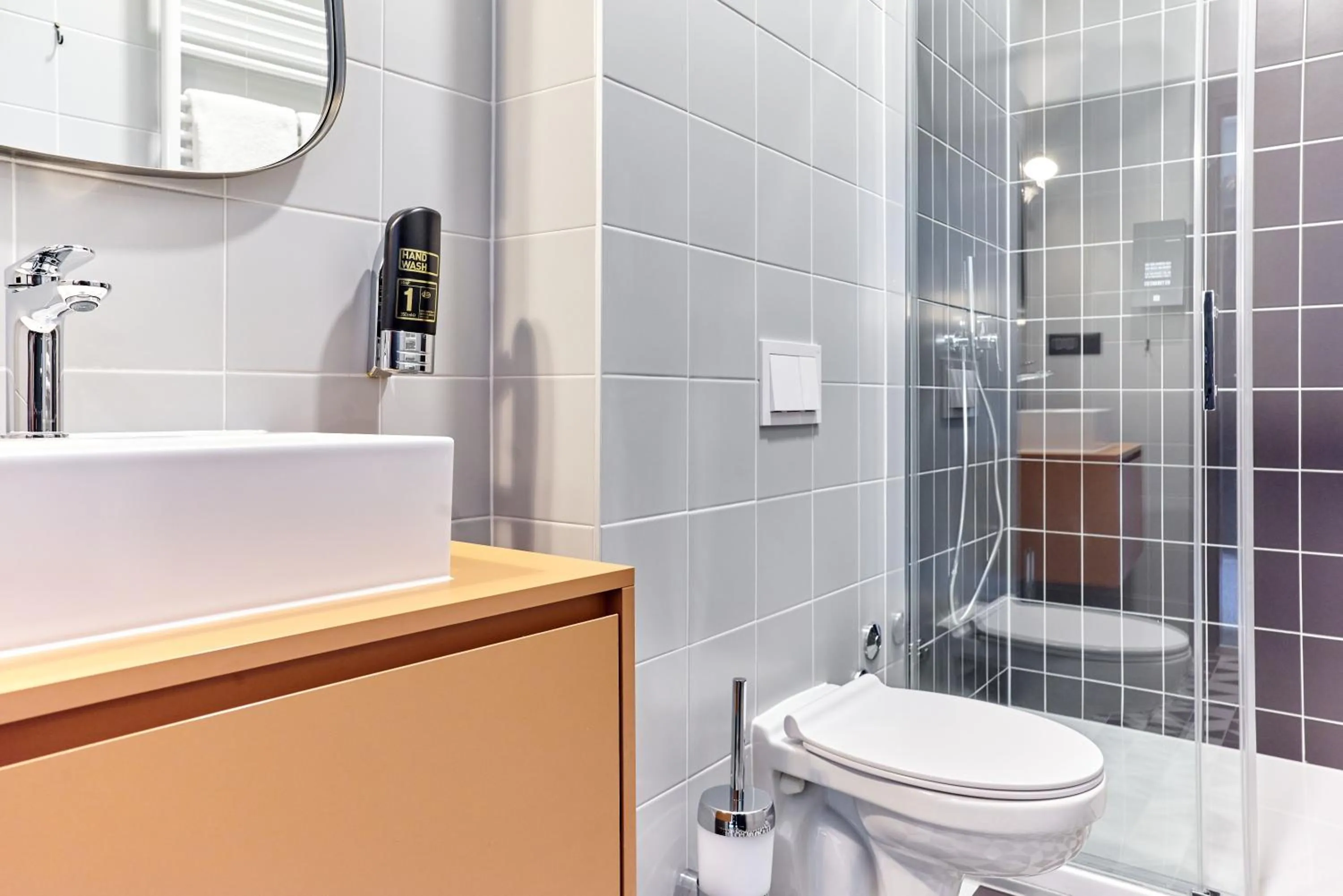 Shower in Stay Swanky Bed & Breakfast