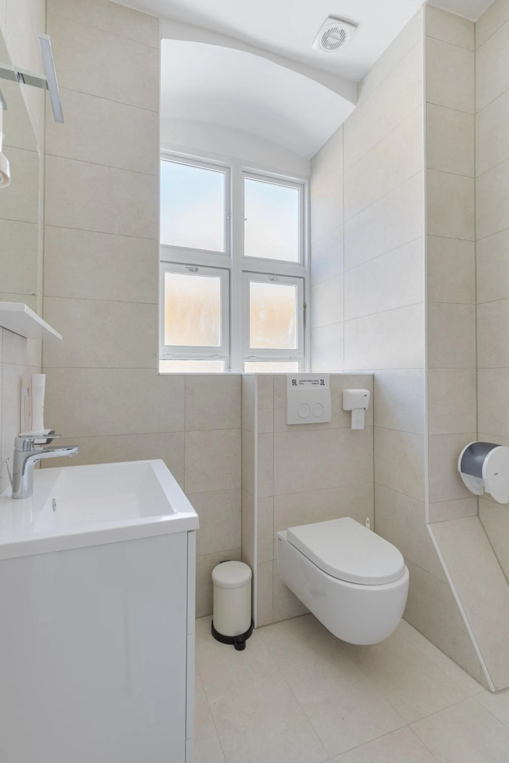 Shower in Stay Swanky Bed & Breakfast