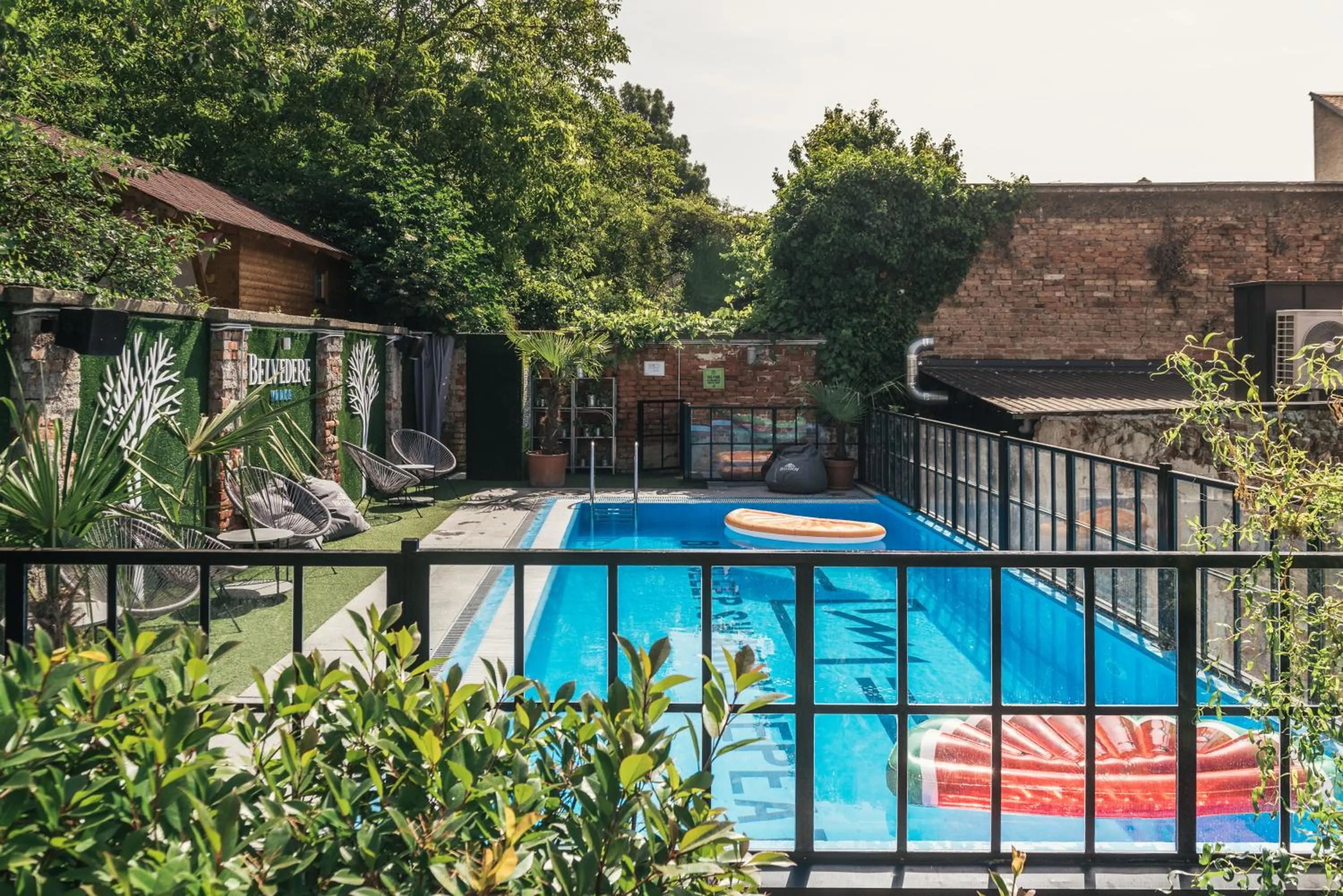 Day in Stay Swanky Bed & Breakfast