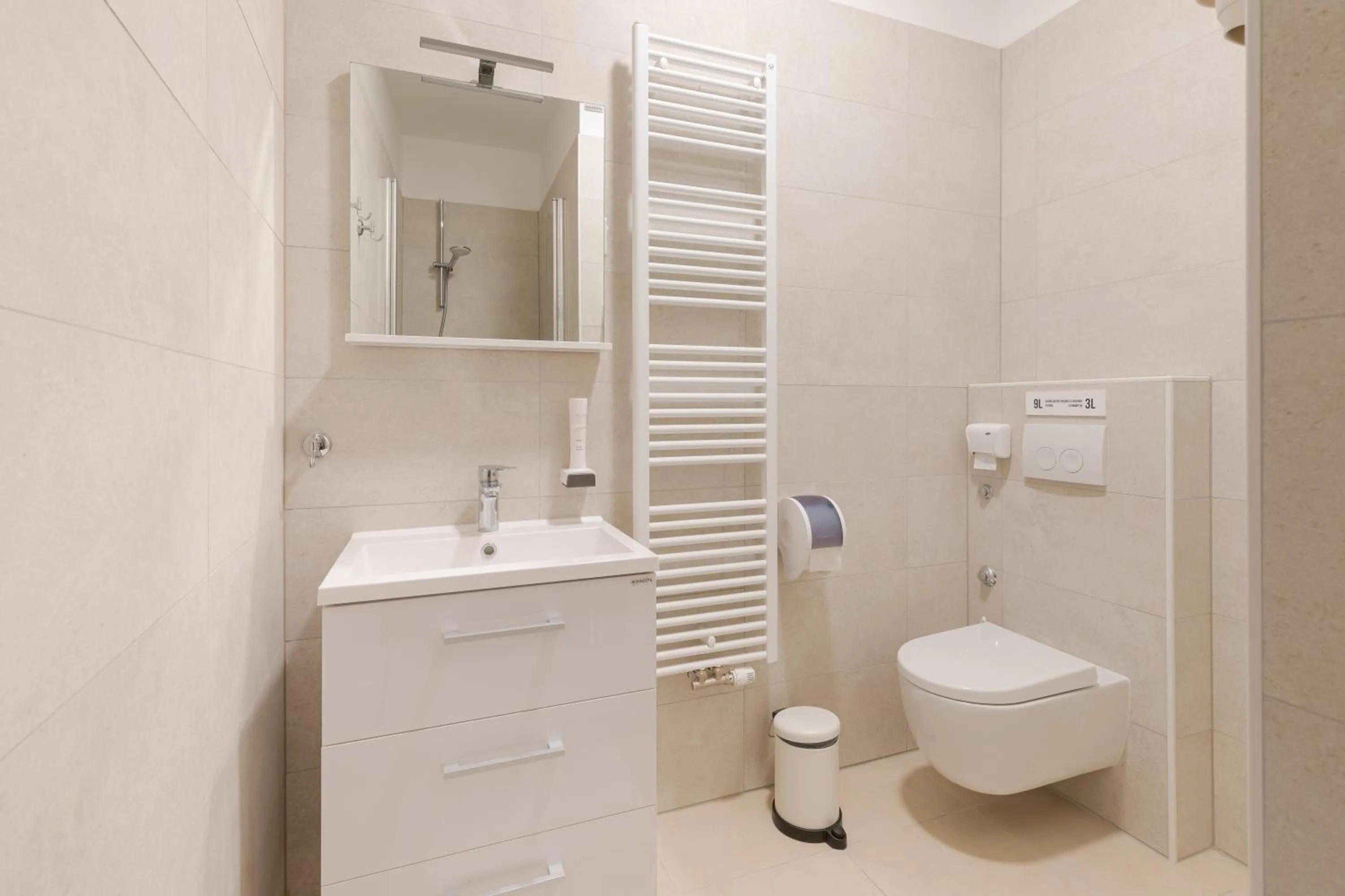 Shower in Stay Swanky Bed & Breakfast