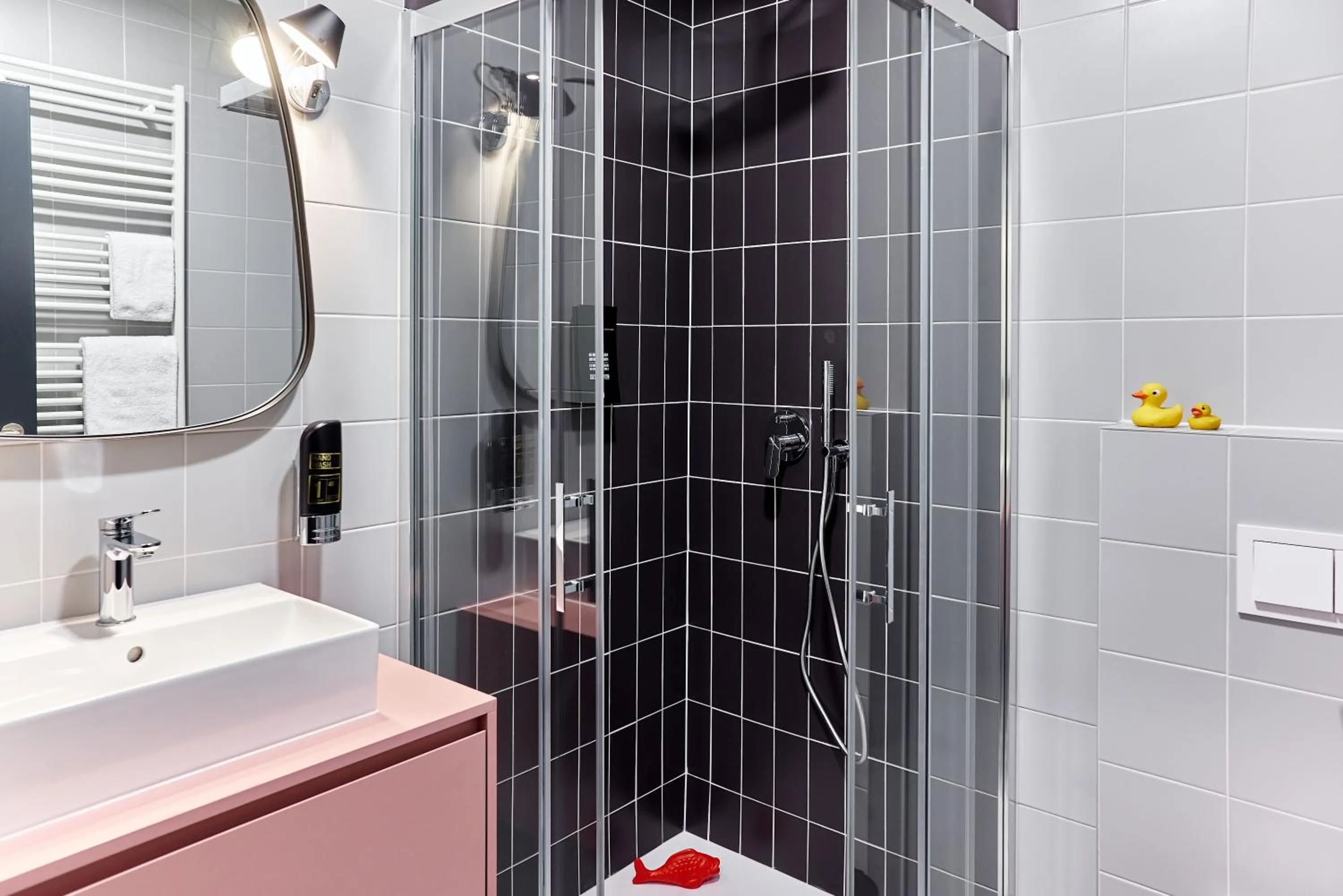 Shower in Stay Swanky Bed & Breakfast