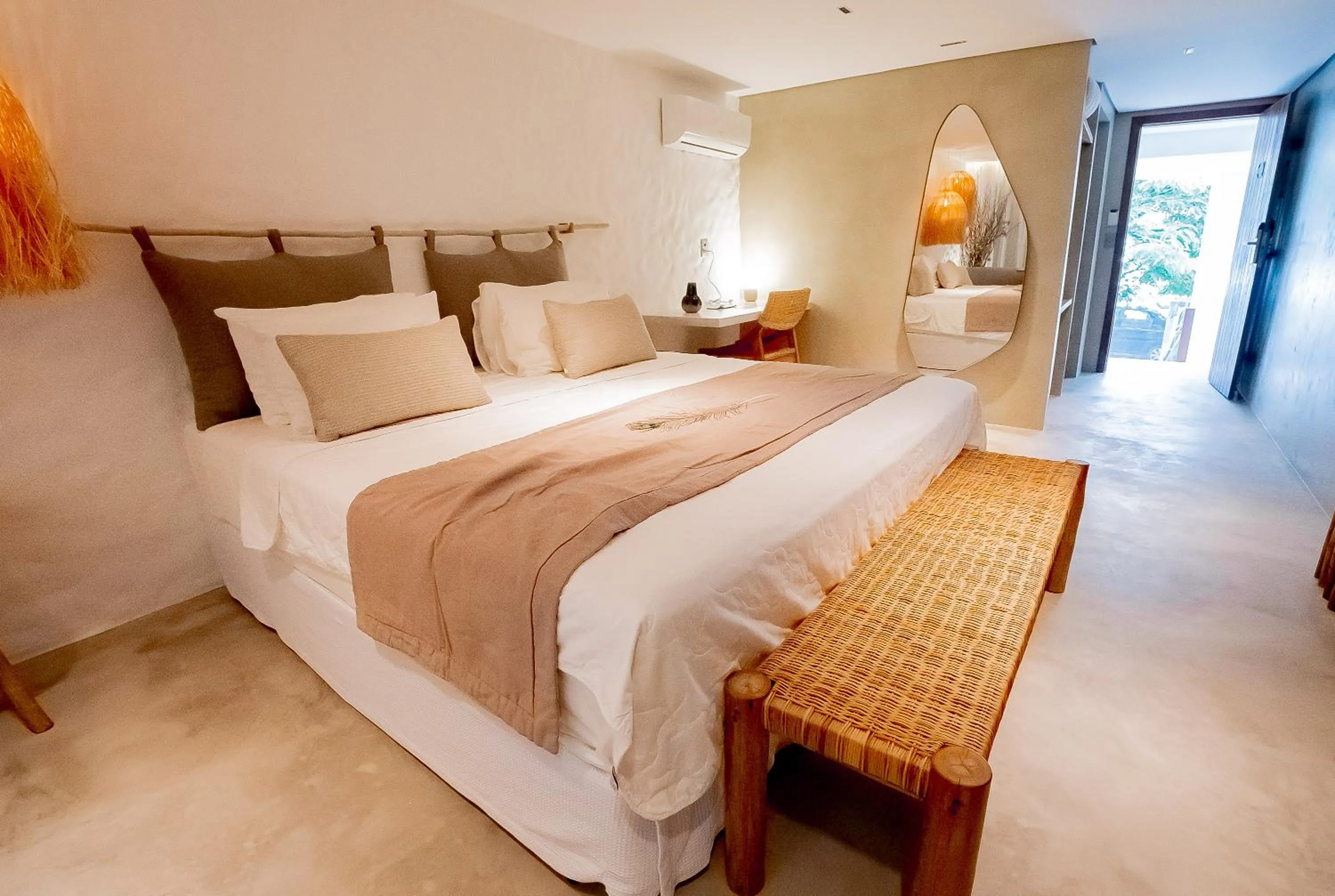 Bedroom, Bed in Hotel Pontal de Ubu