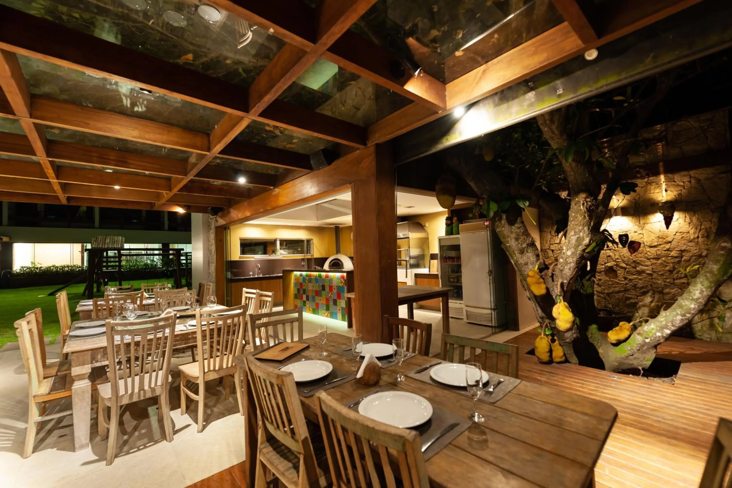 Restaurant/places to eat in Hotel Pontal de Ubu