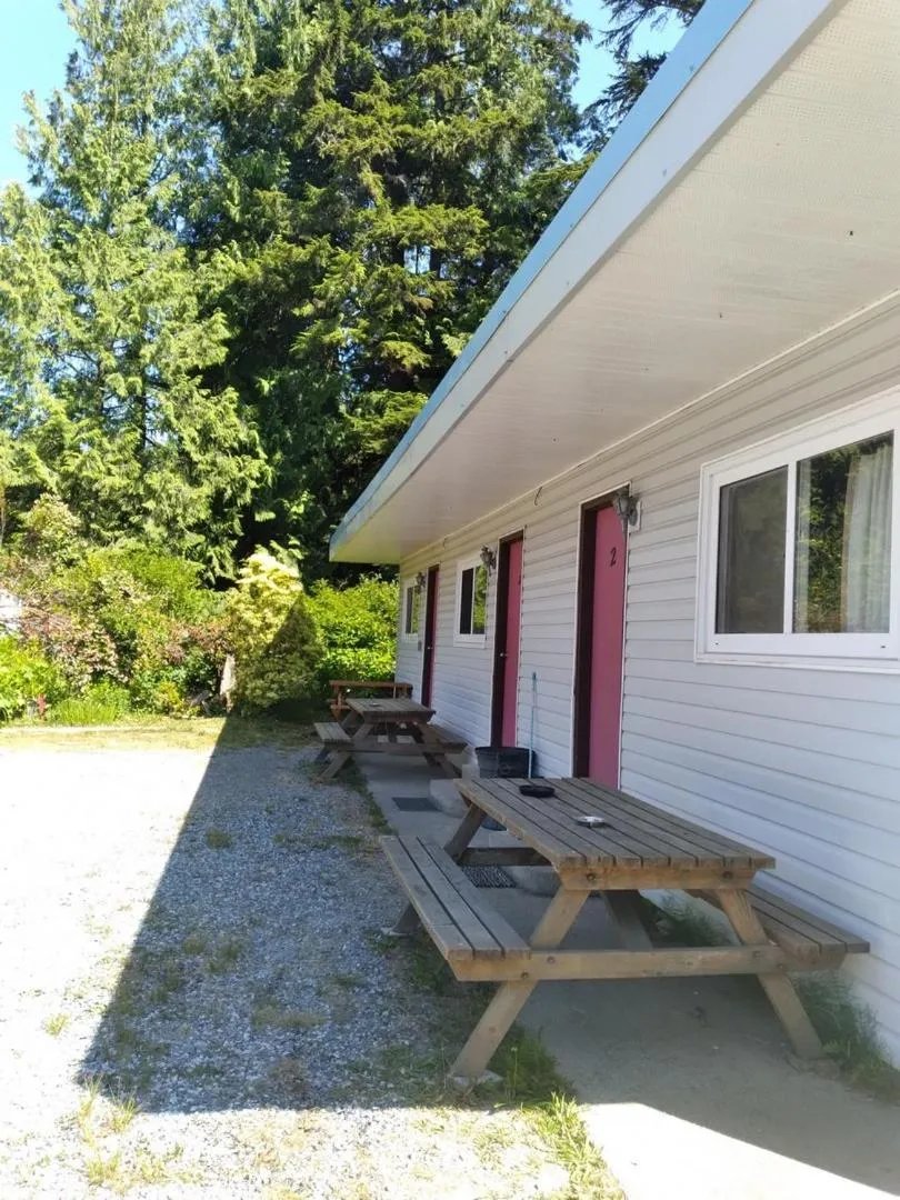 Property building in Dolphin Motel