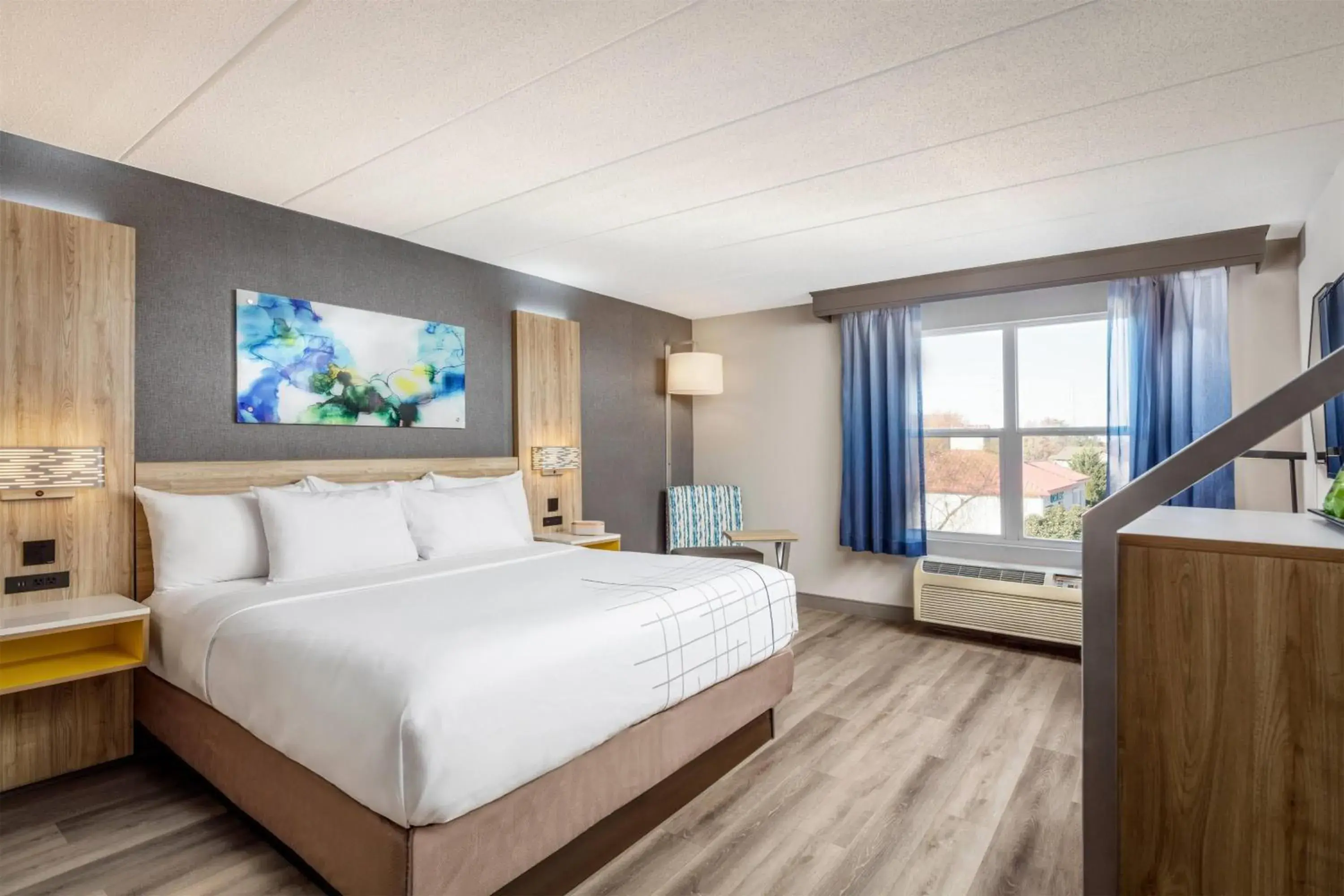 Photo of the whole room, Bed in La Quinta by Wyndham Lexington Park - Patuxent Photo of the whole room, Bed in La Quinta by Wyndham Lexington Park - Patuxent