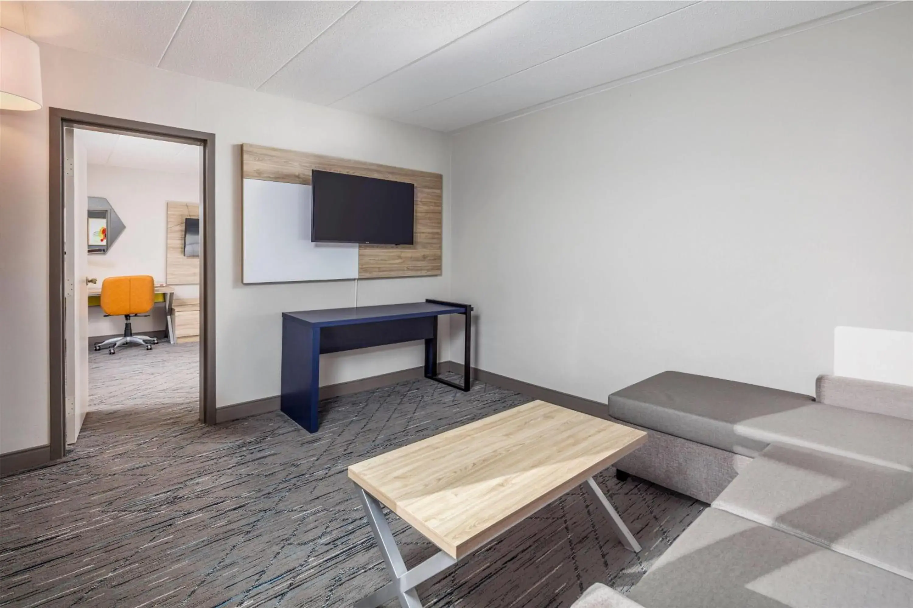 Photo of the whole room in La Quinta by Wyndham Lexington Park - Patuxent Photo of the whole room in La Quinta by Wyndham Lexington Park - Patuxent