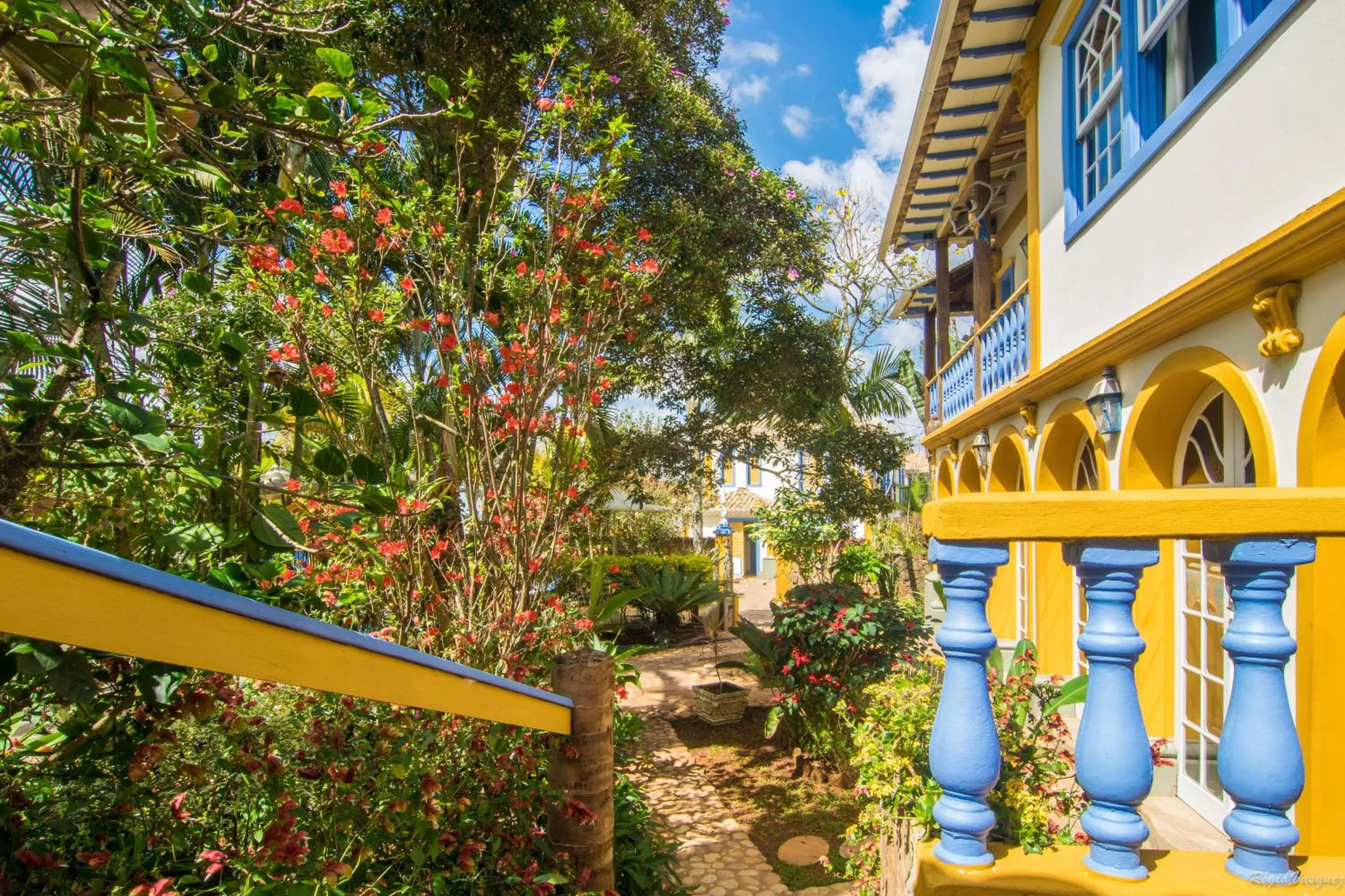 Standard Triple Room in Arraial Velho Pousada Tematica