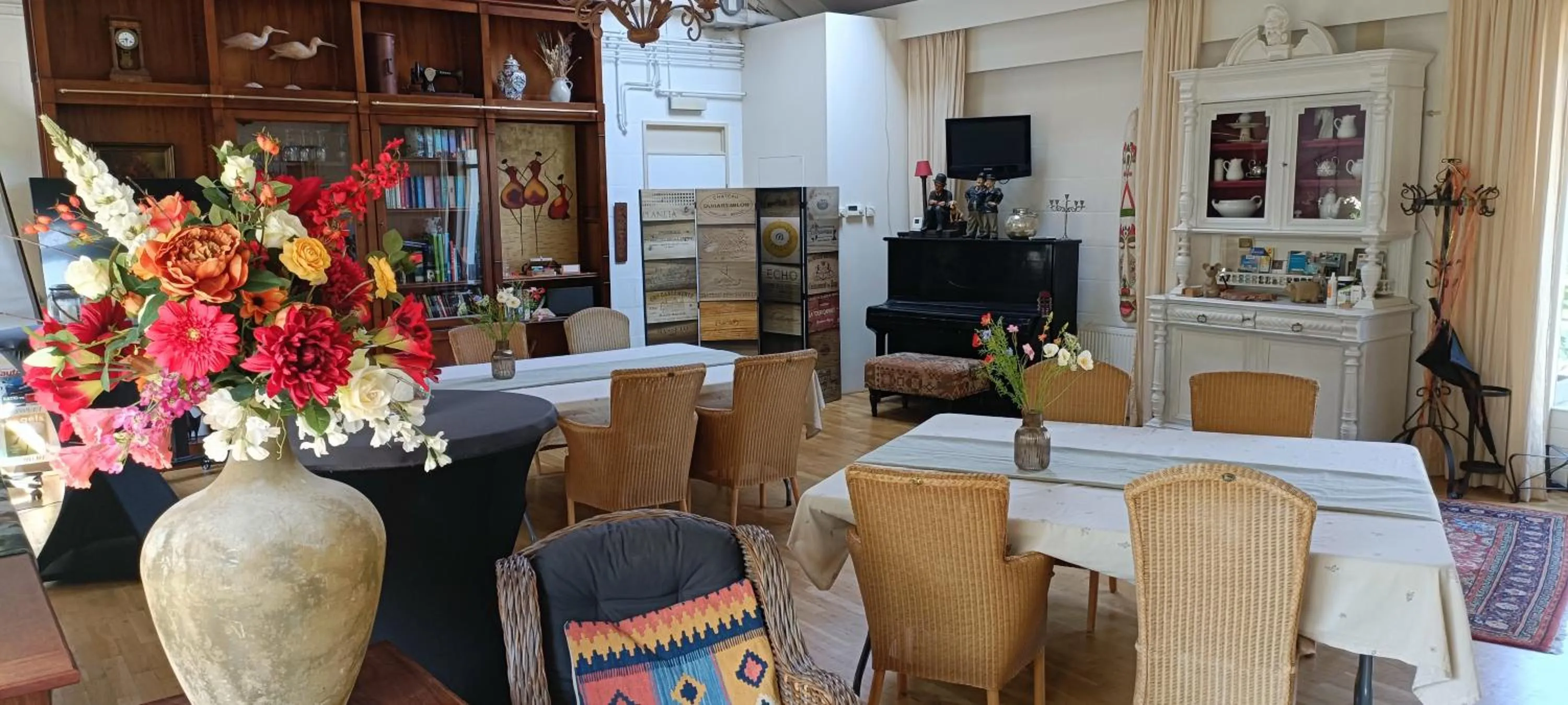 Communal lounge/ TV room in Marenhoeve