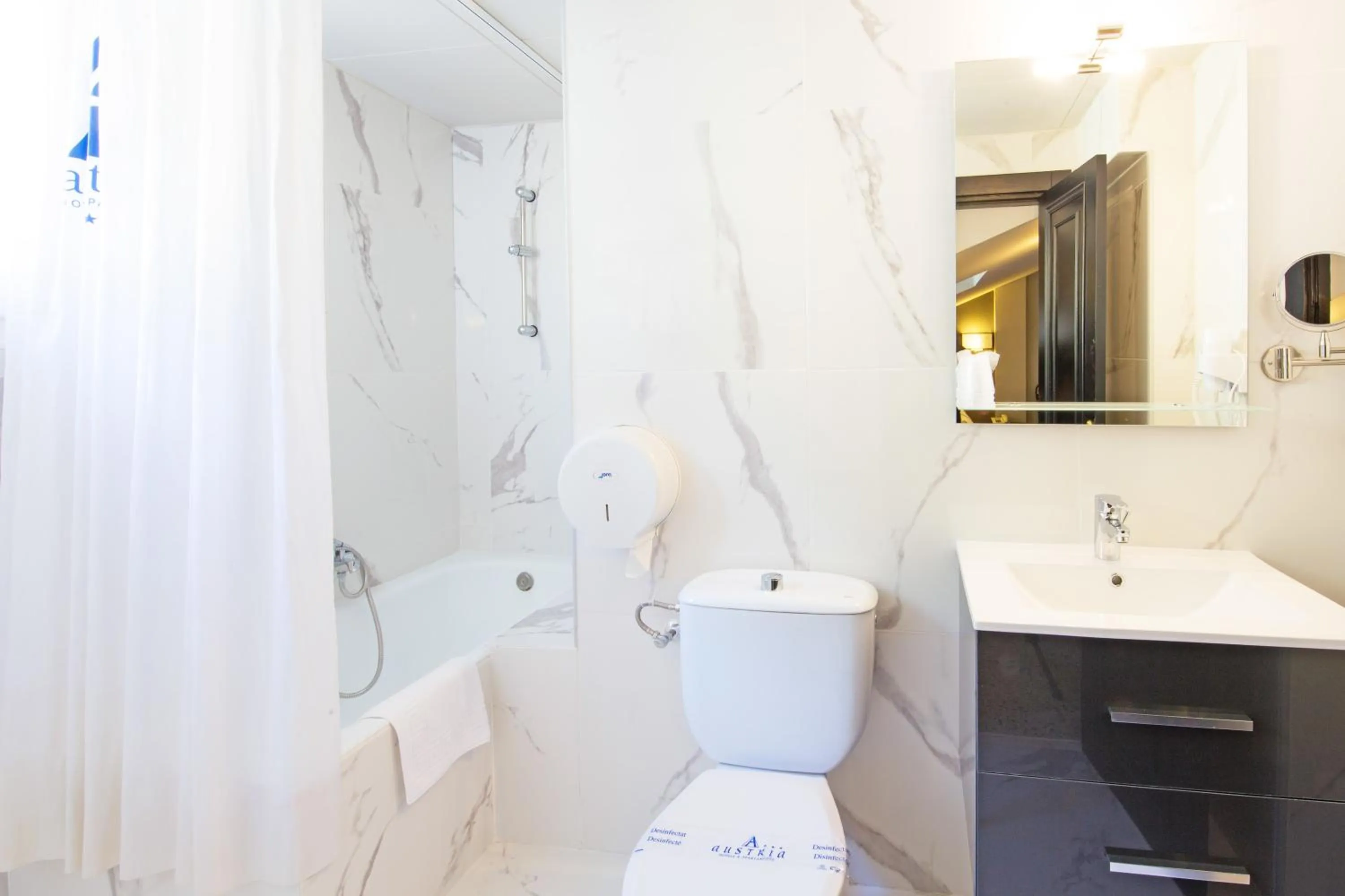 Bathroom in Hotel Austria by Pierre & Vacances