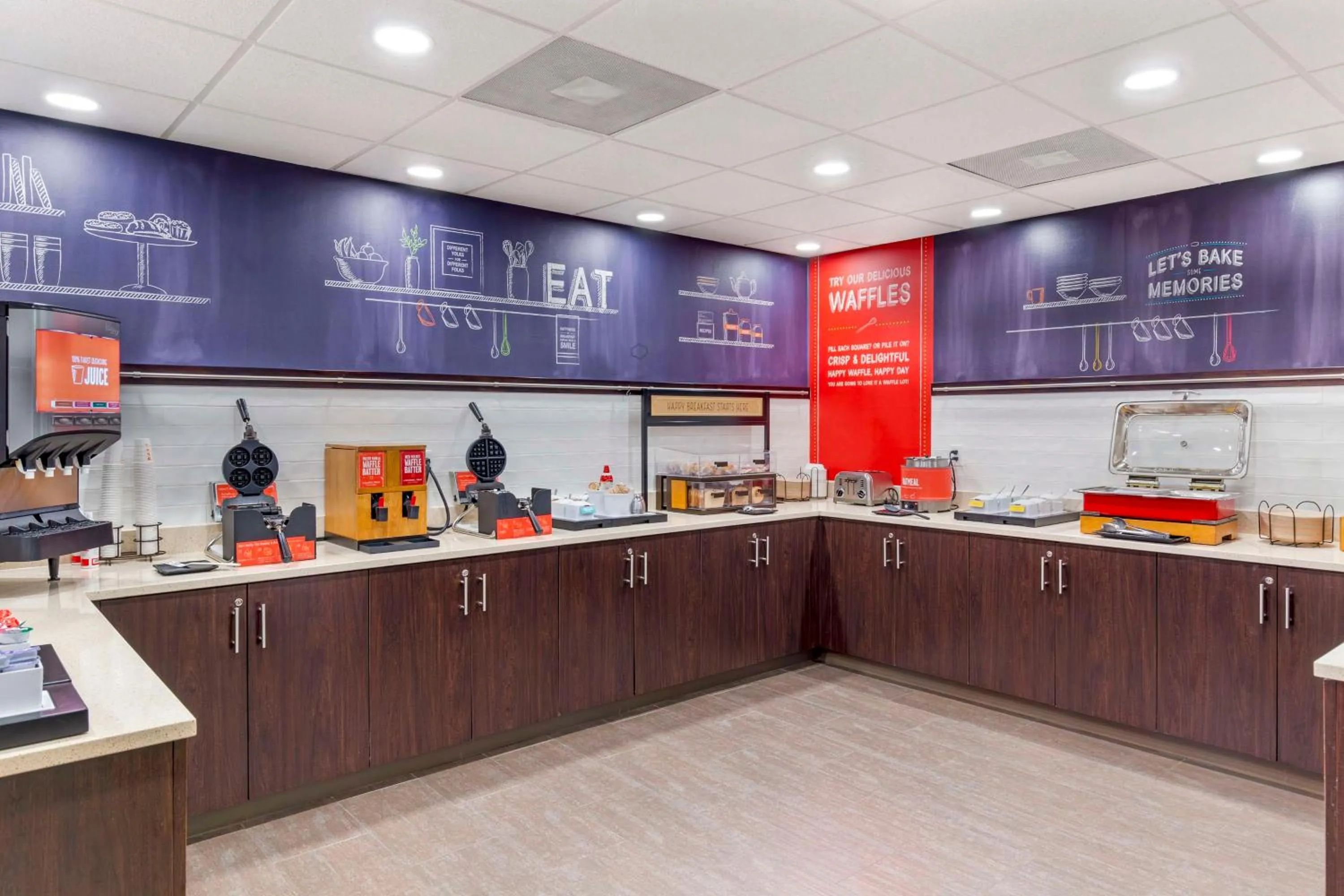 Dining area in Hampton Inn Mebane
