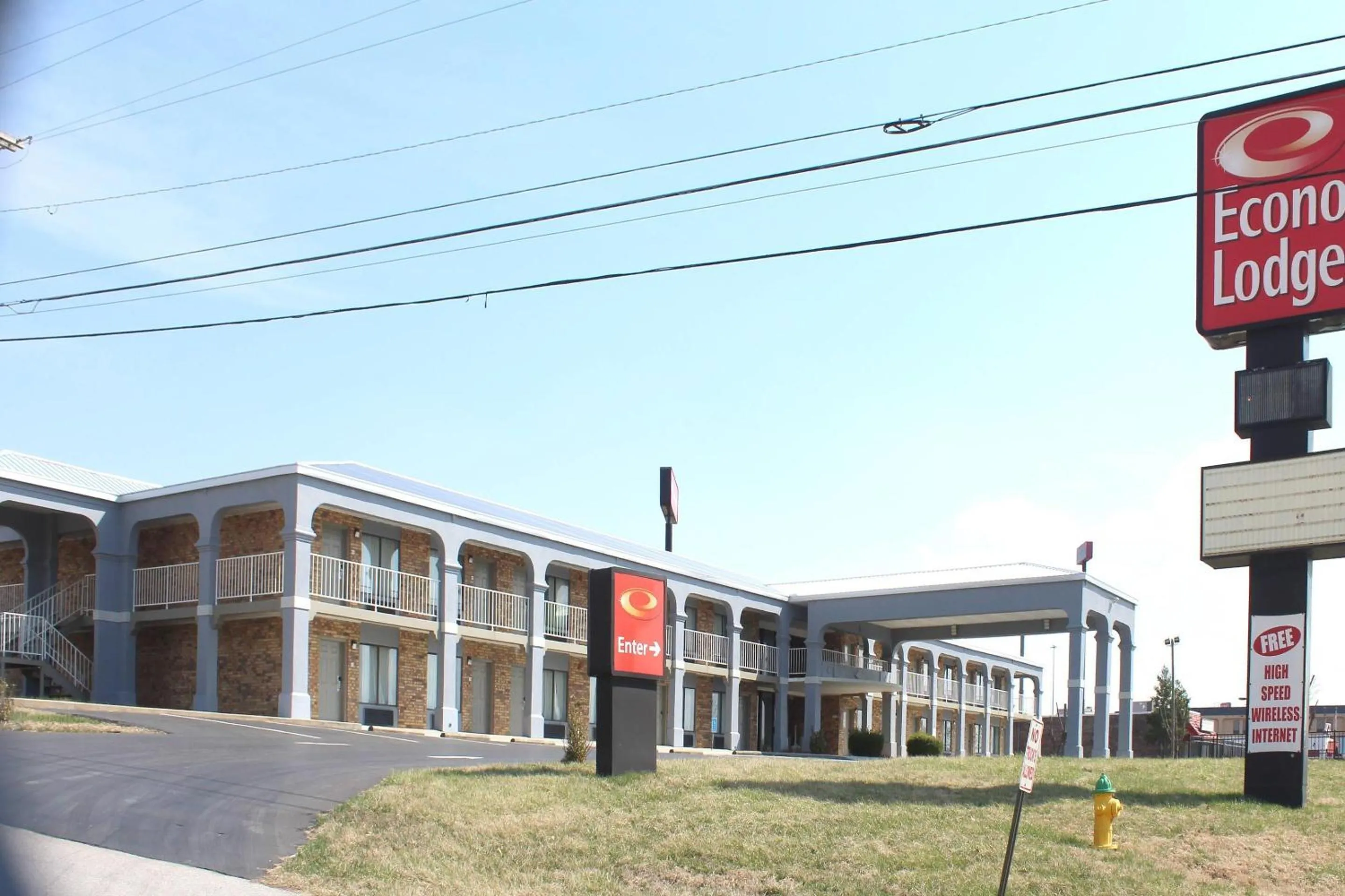 Property building in Econo Lodge Franklin South