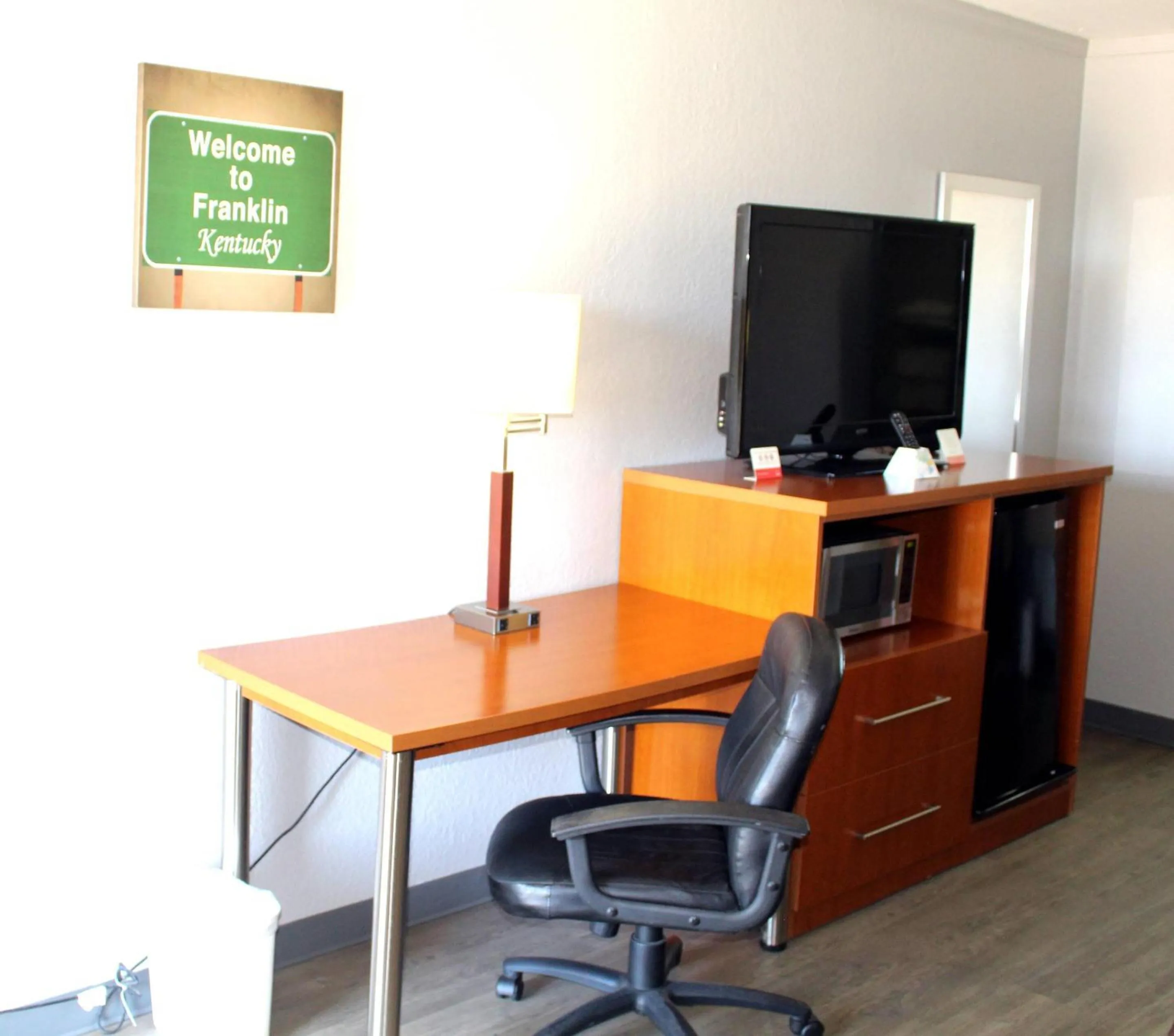 Bedroom in Econo Lodge Franklin South