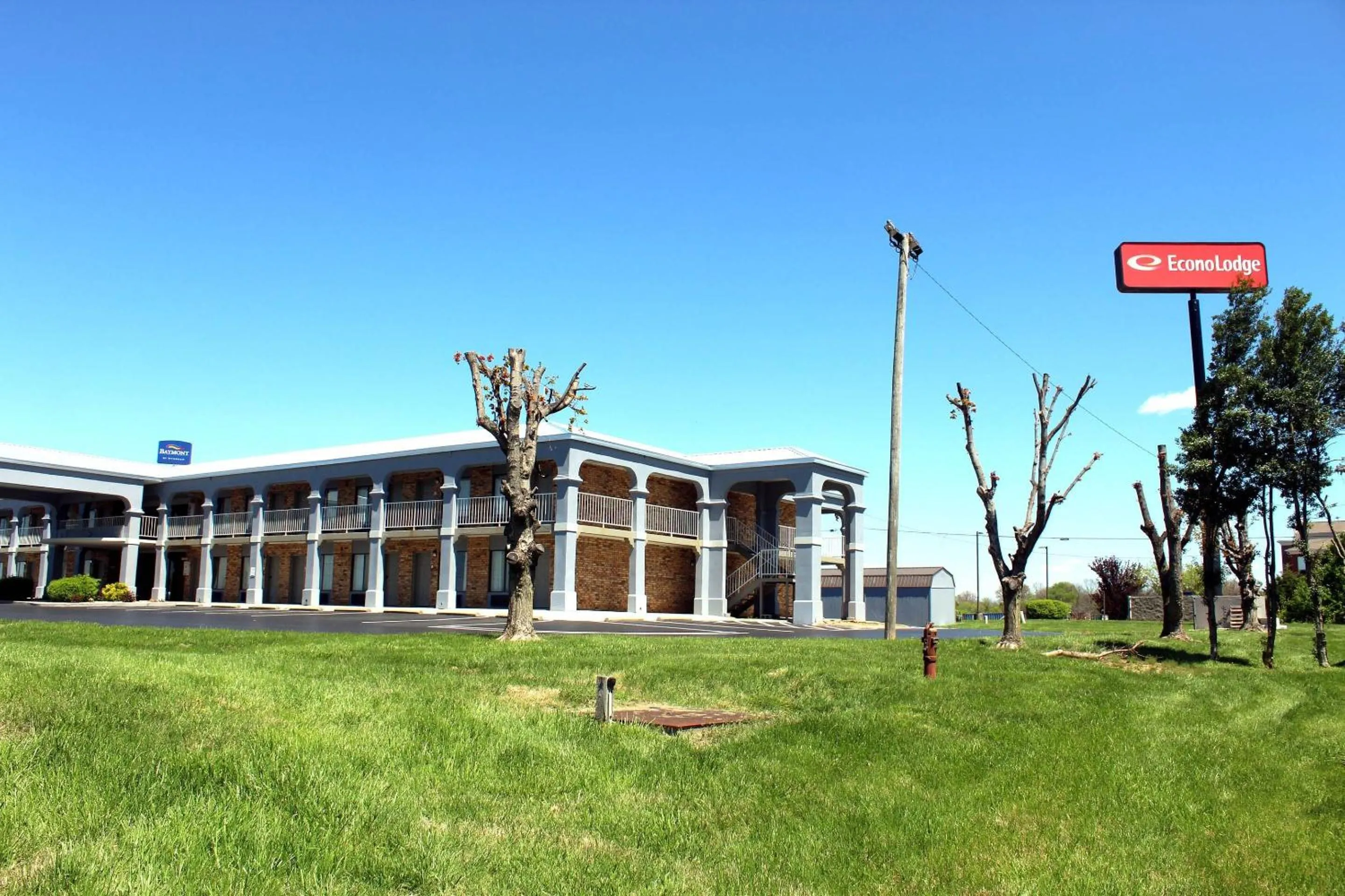 Property building in Econo Lodge Franklin South