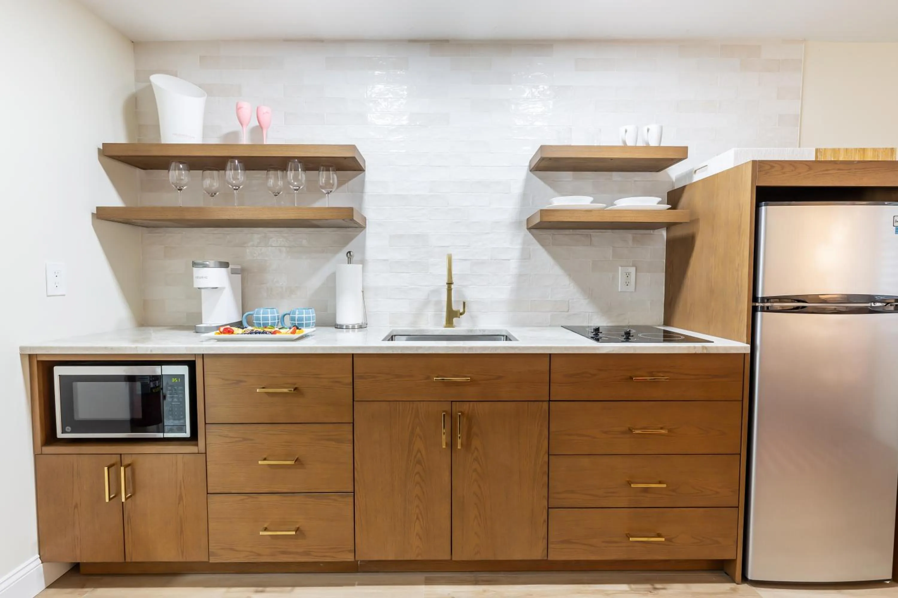 kitchen in The Beach Club on Madison Avenue