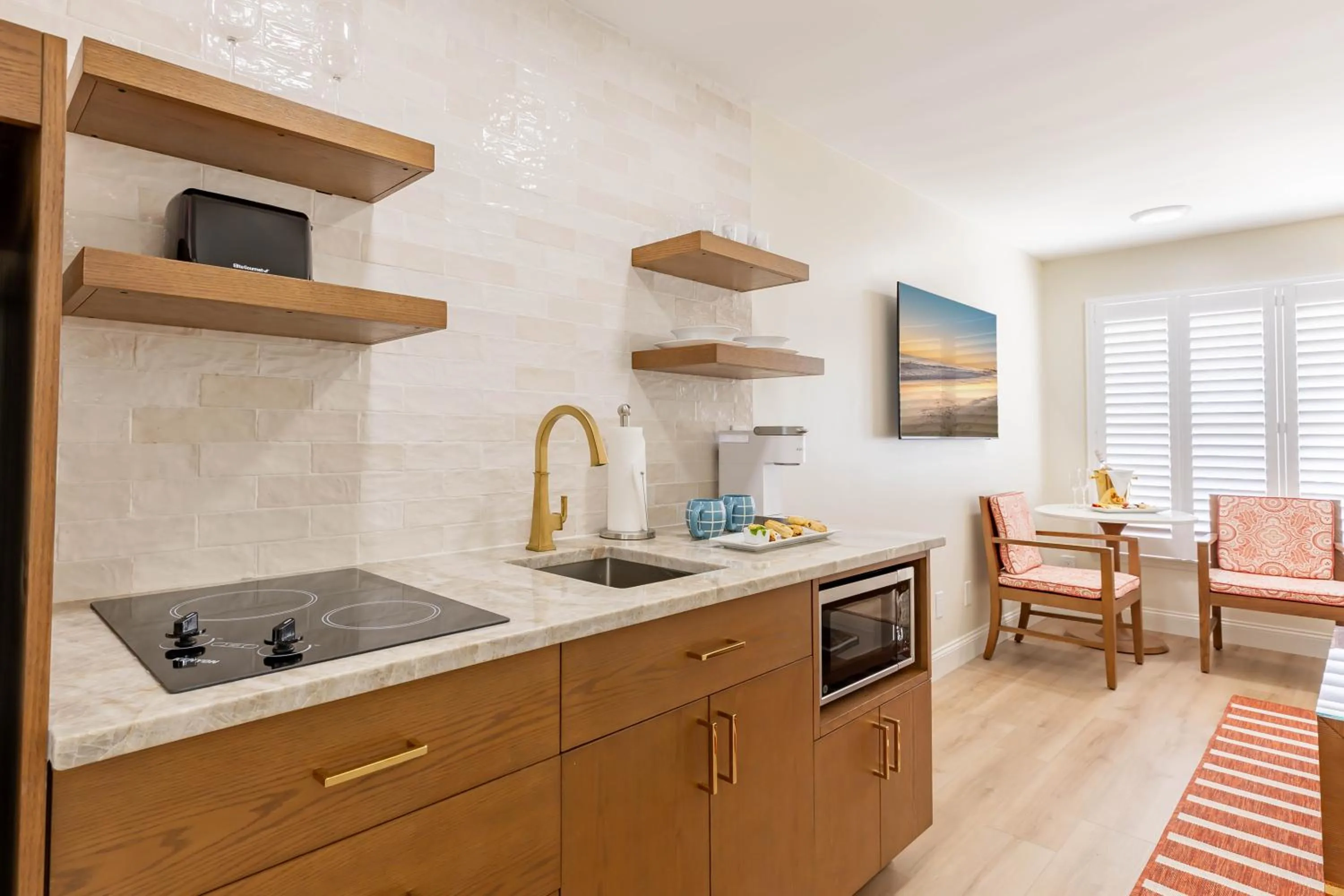 kitchen in The Beach Club on Madison Avenue