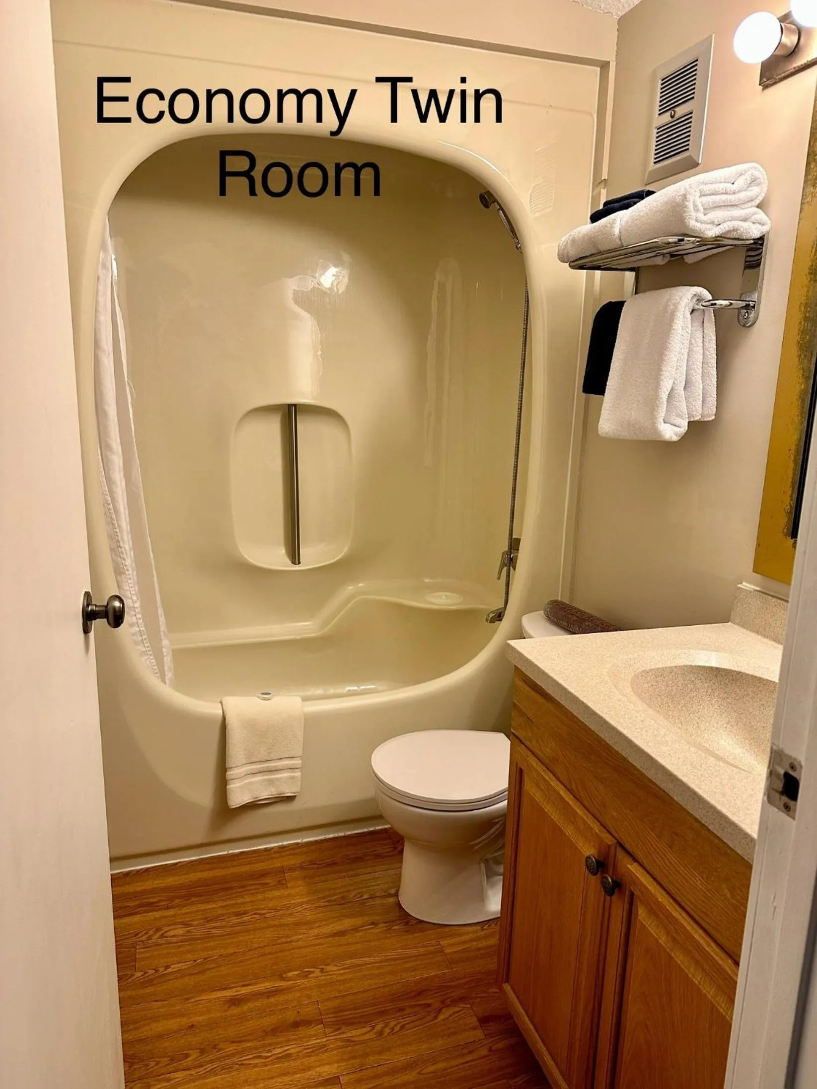 West Coast Motel on the Harbour