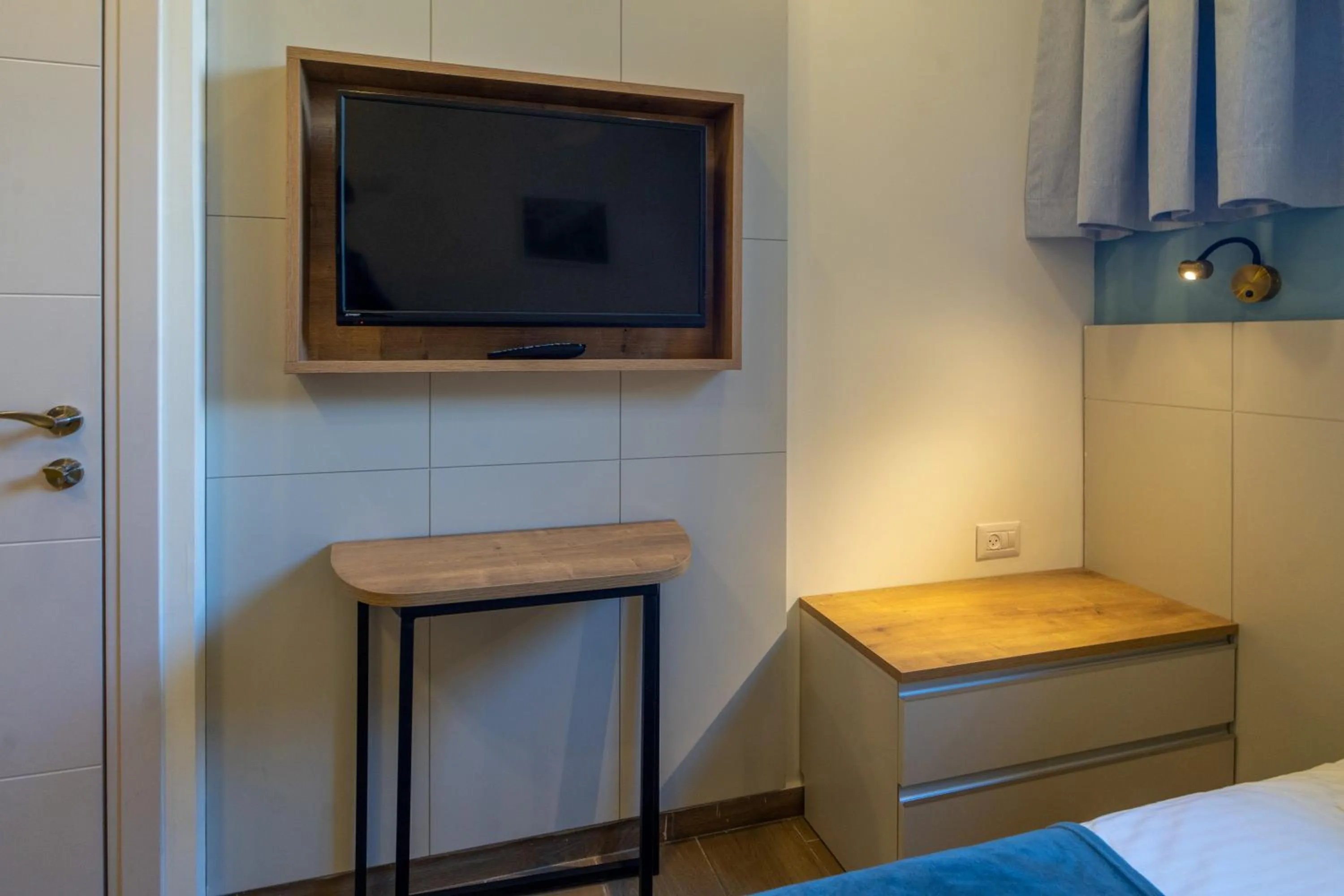 Bed in Shlomtzi Hotel