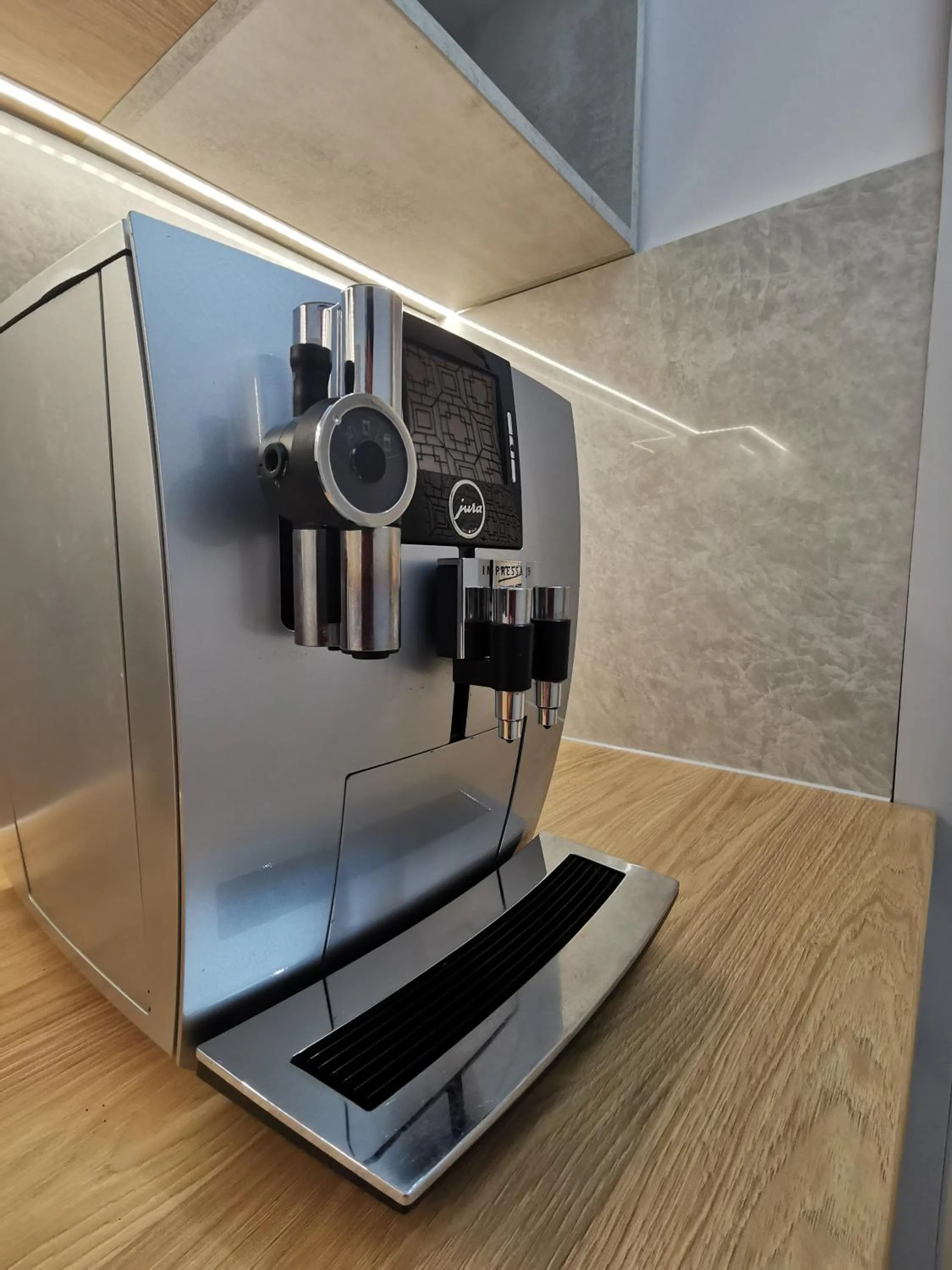 Coffee/tea facilities in Rose Residence