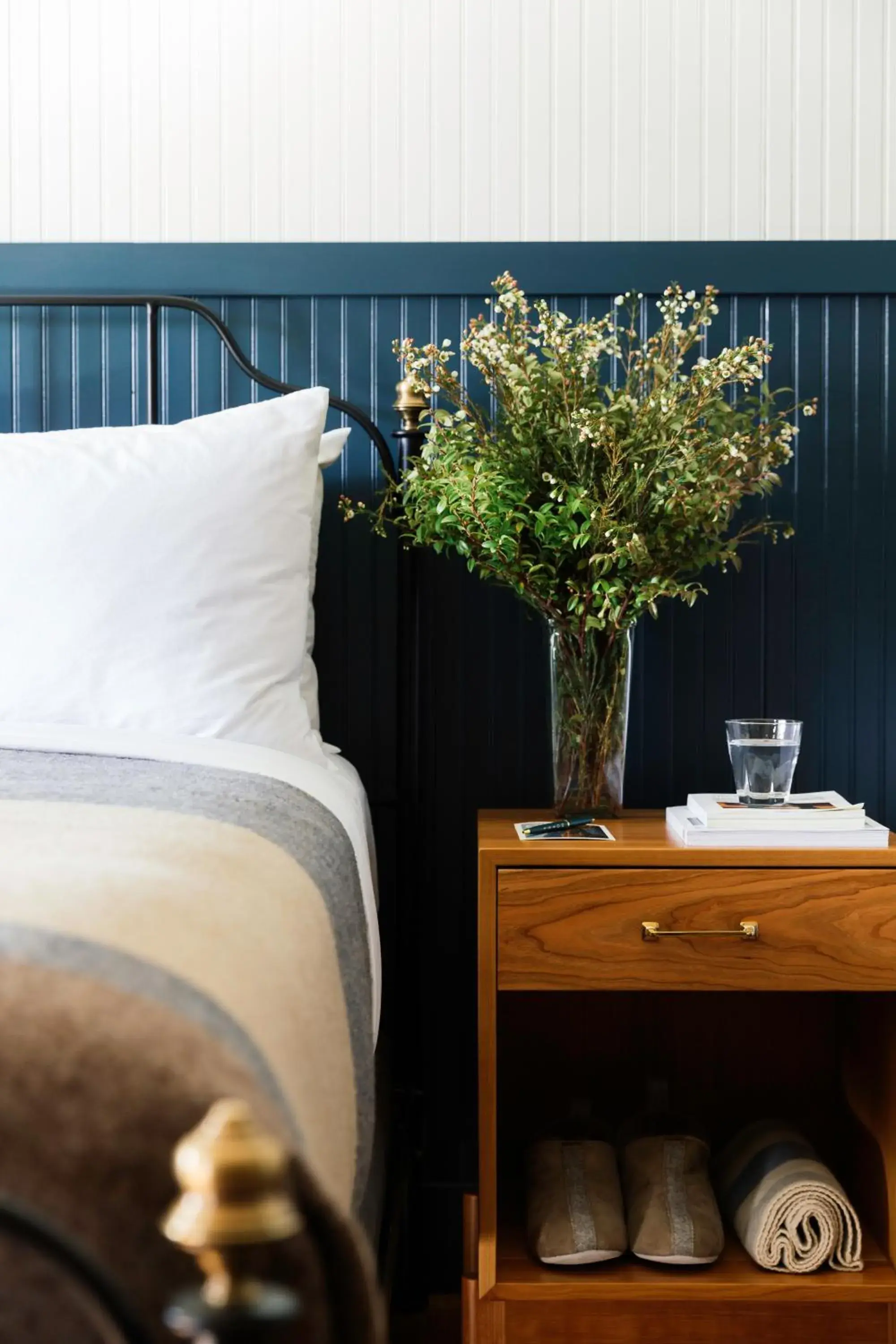 Standard Queen Room in Anvil Hotel Standard Queen Room in Anvil Hotel