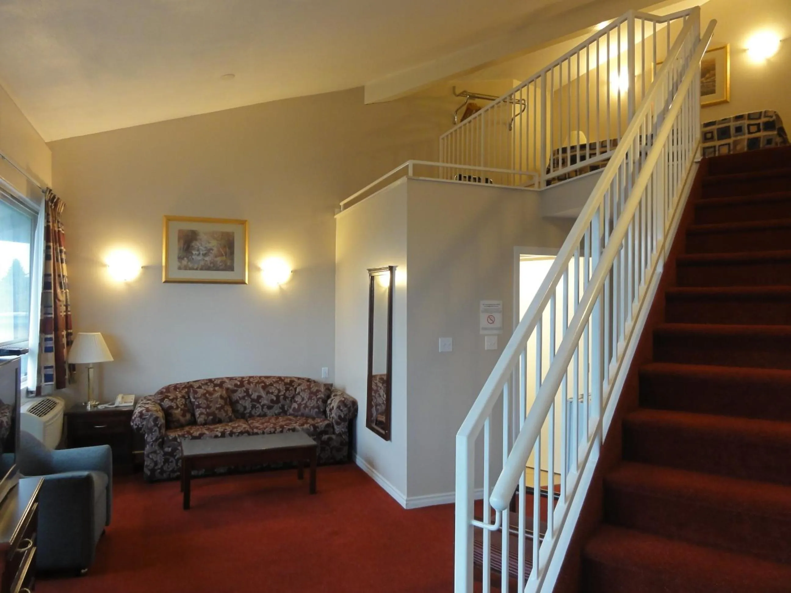 Photo of the whole room in Port Augusta Inn