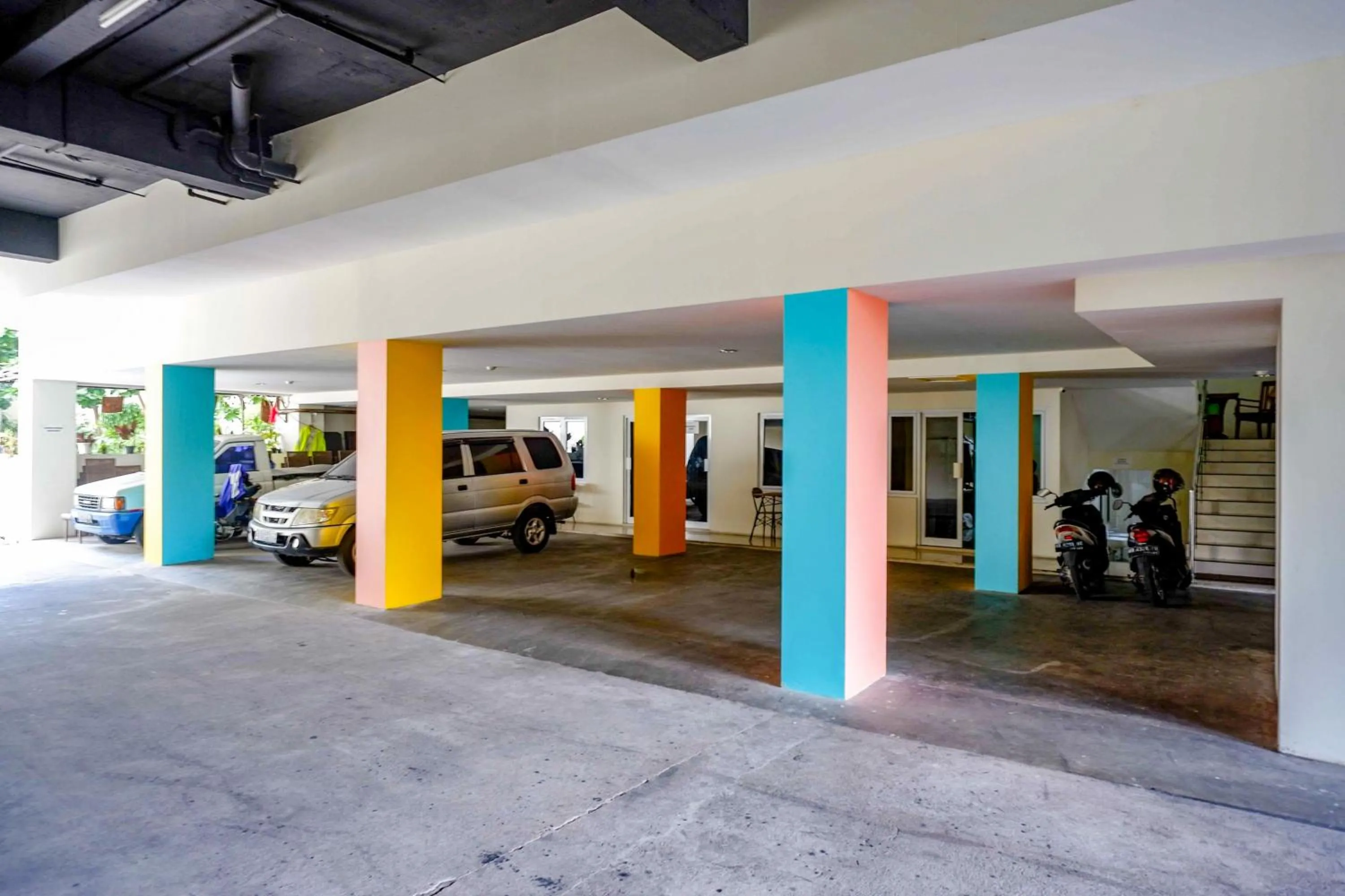 Parking in Sans Hotel Nagari Malioboro