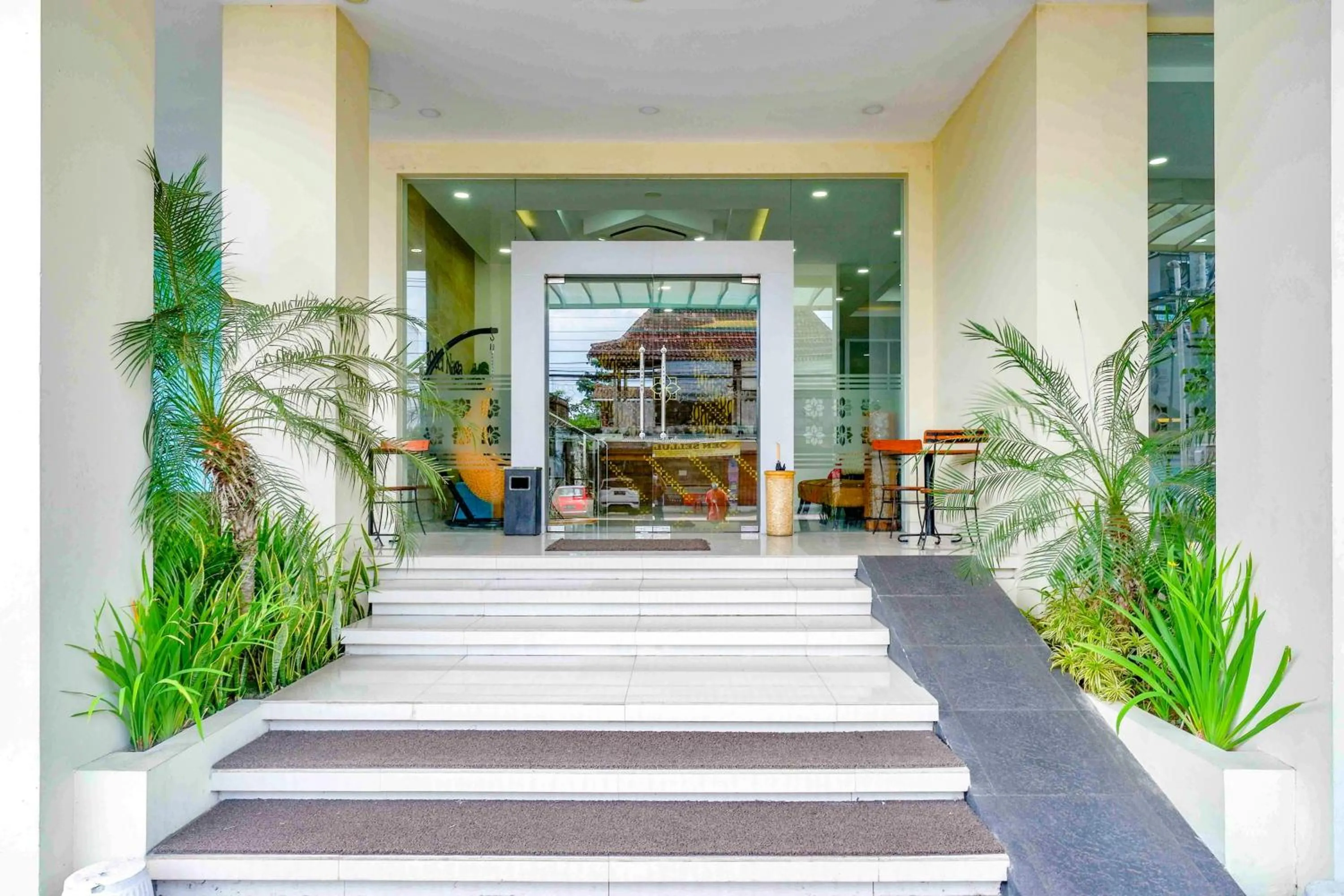 Facade/entrance in Sans Hotel Nagari Malioboro