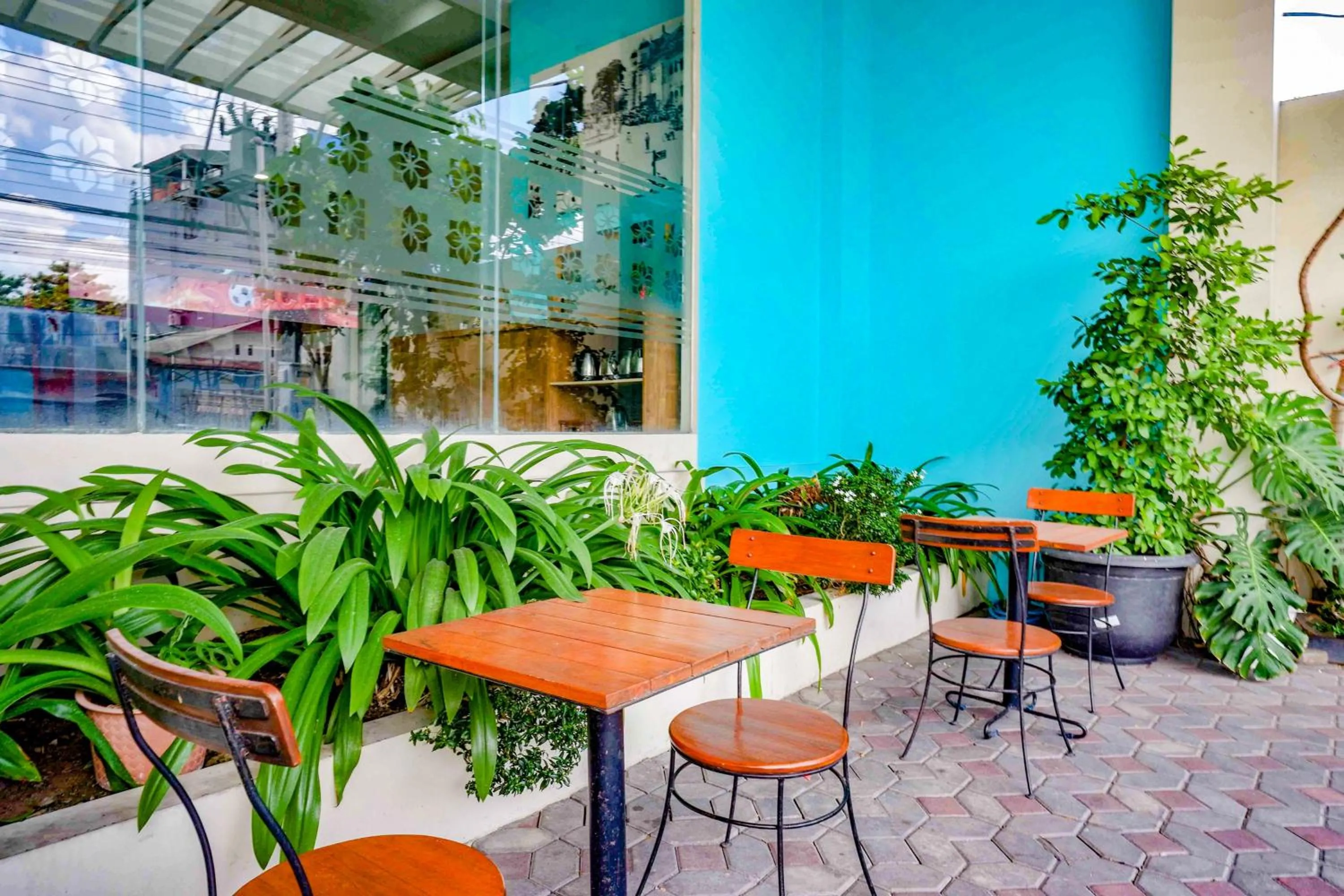 Seating area in Sans Hotel Nagari Malioboro