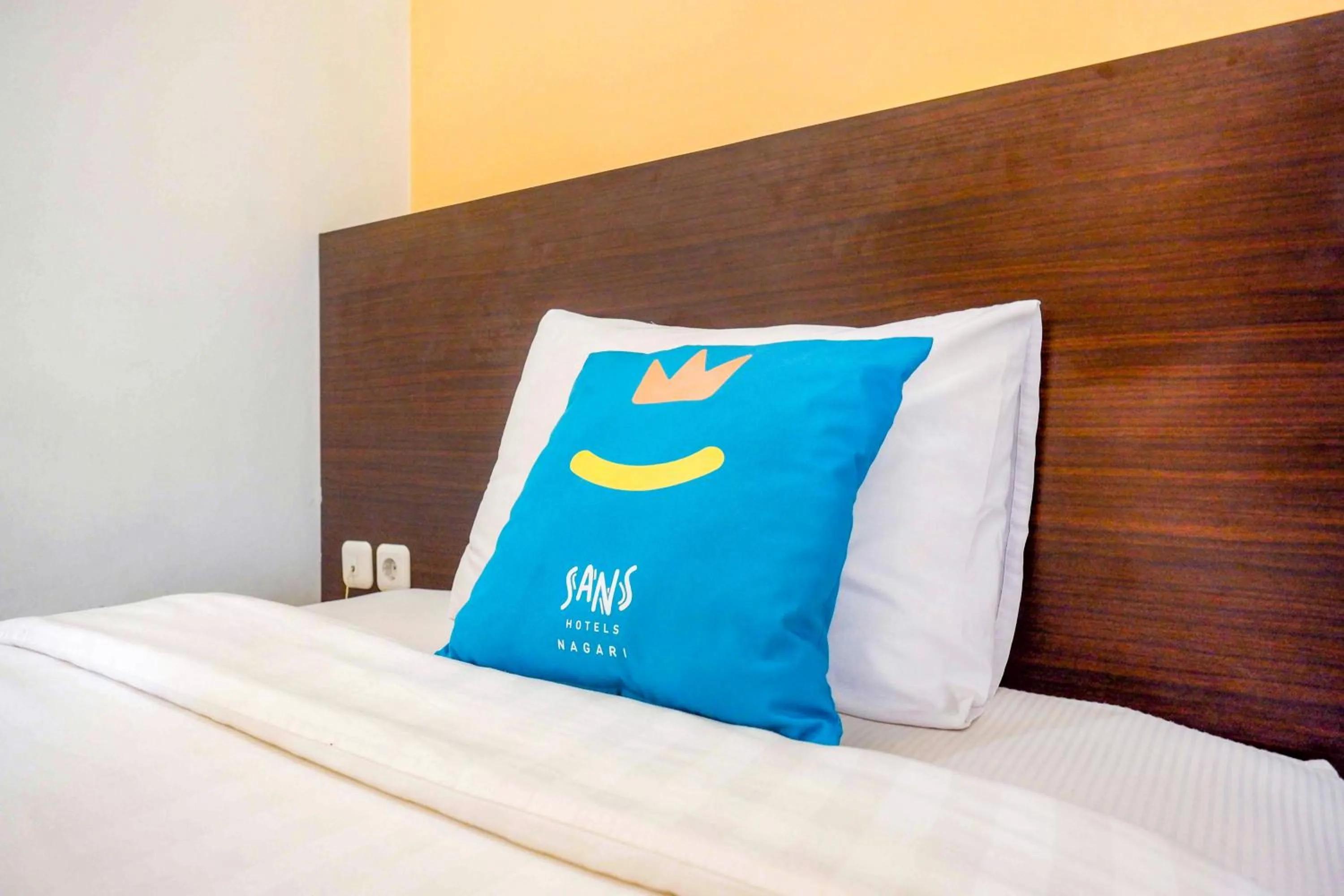 Bedroom, Bed in Sans Hotel Nagari Malioboro