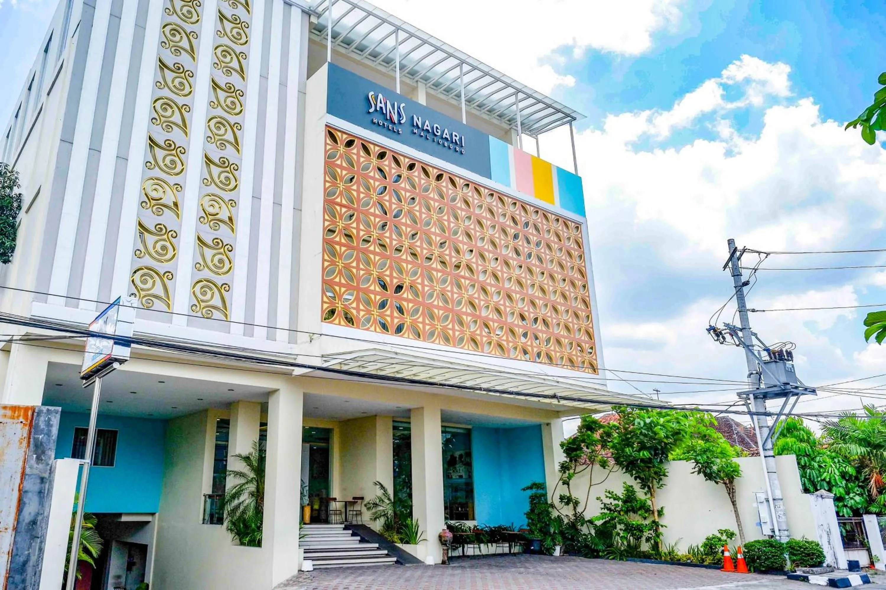Facade/entrance in Sans Hotel Nagari Malioboro