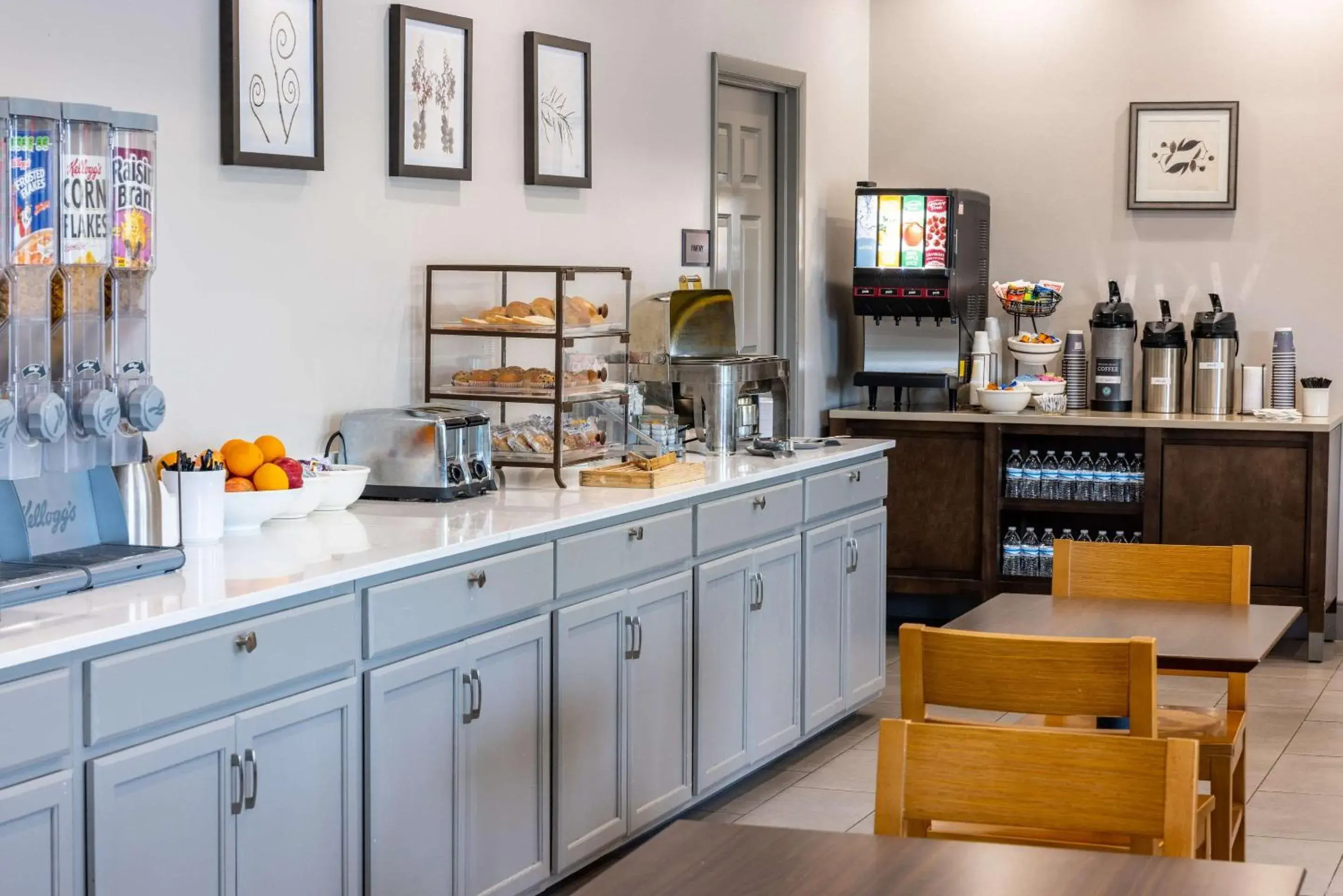 Breakfast in Country Inn & Suites by Radisson, Valdosta, GA Breakfast in Country Inn & Suites by Radisson, Valdosta, GA