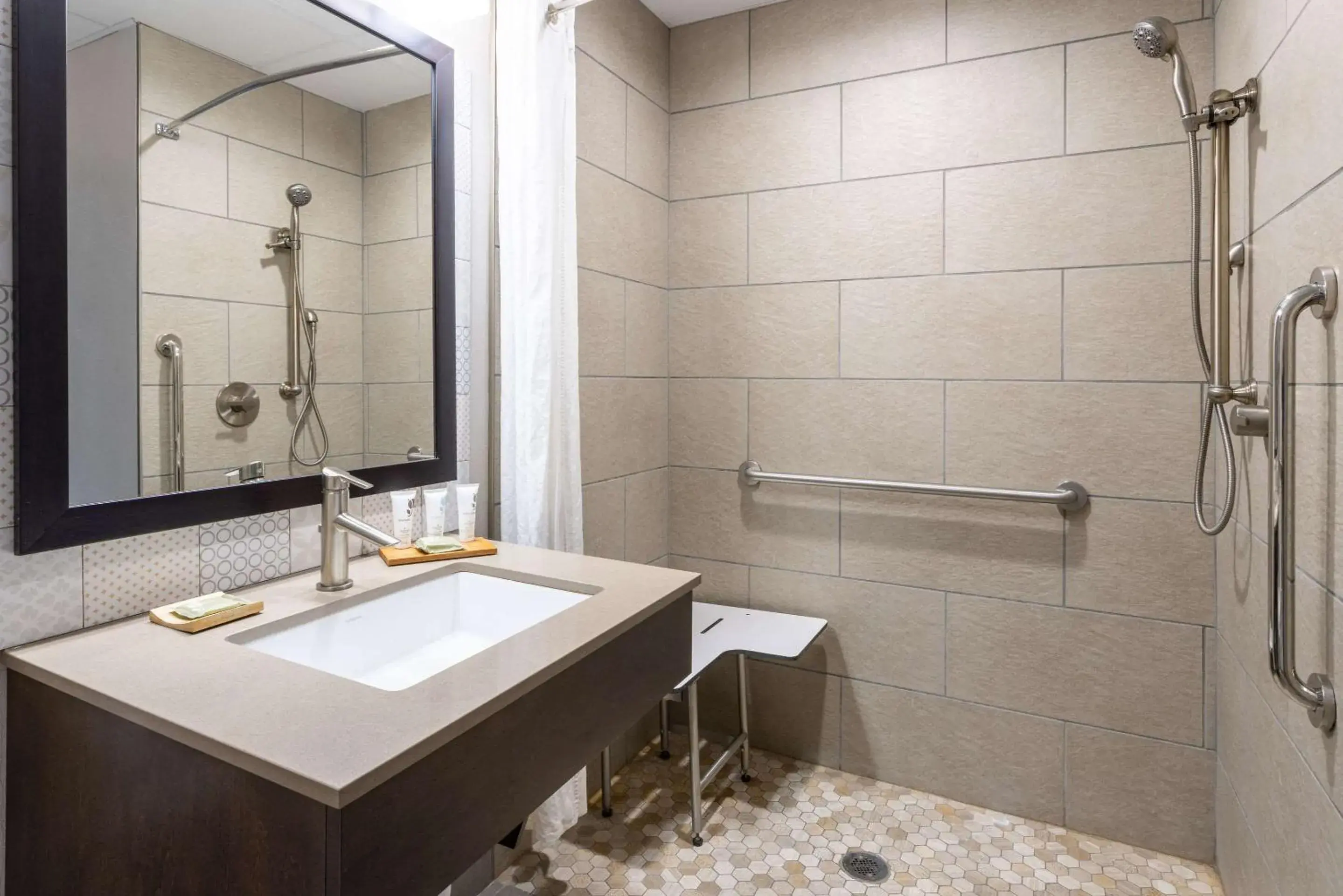 Bedroom in Country Inn & Suites by Radisson, Valdosta, GA Bedroom in Country Inn & Suites by Radisson, Valdosta, GA