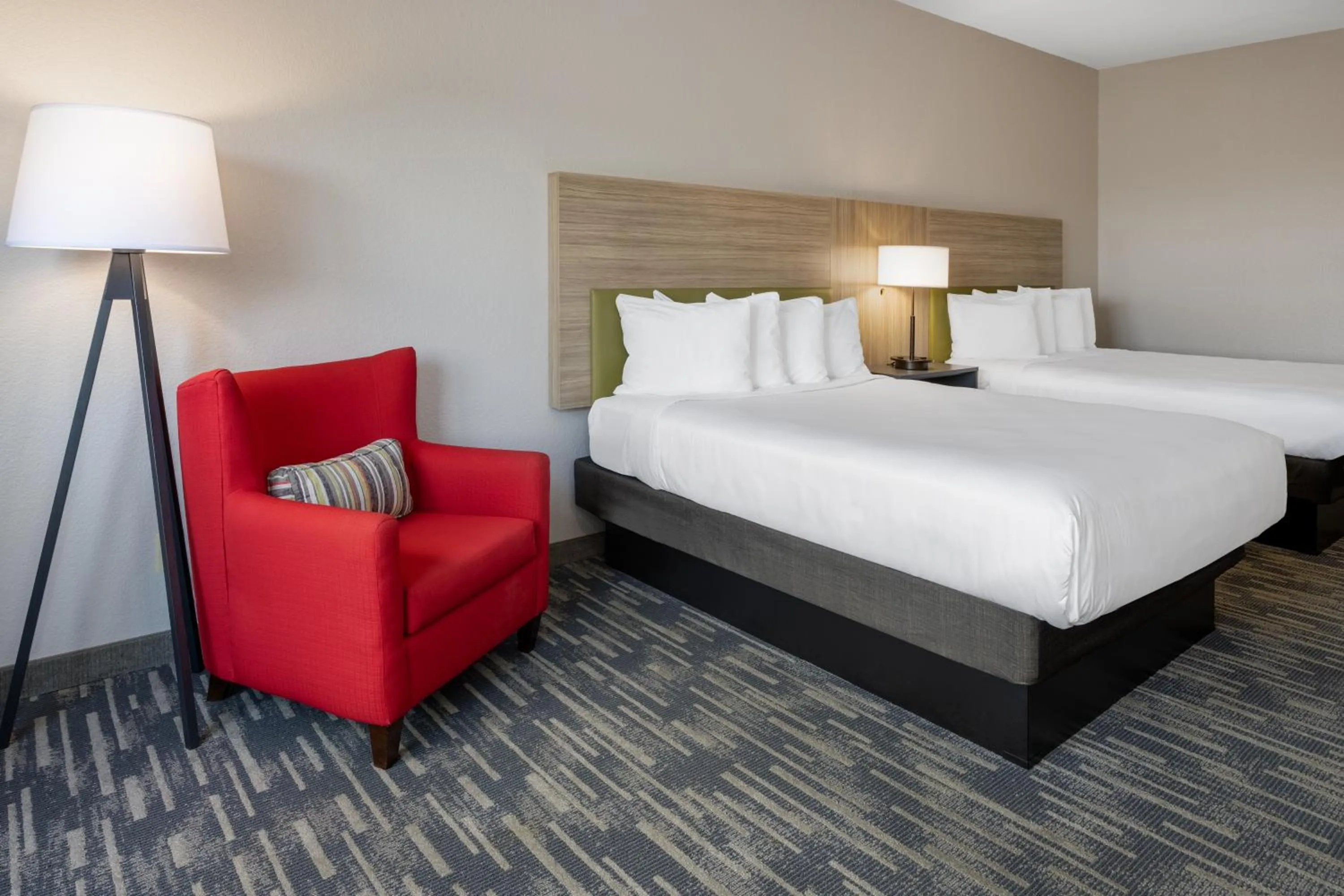 Bedroom, Bed in Country Inn & Suites by Radisson, Valdosta, GA