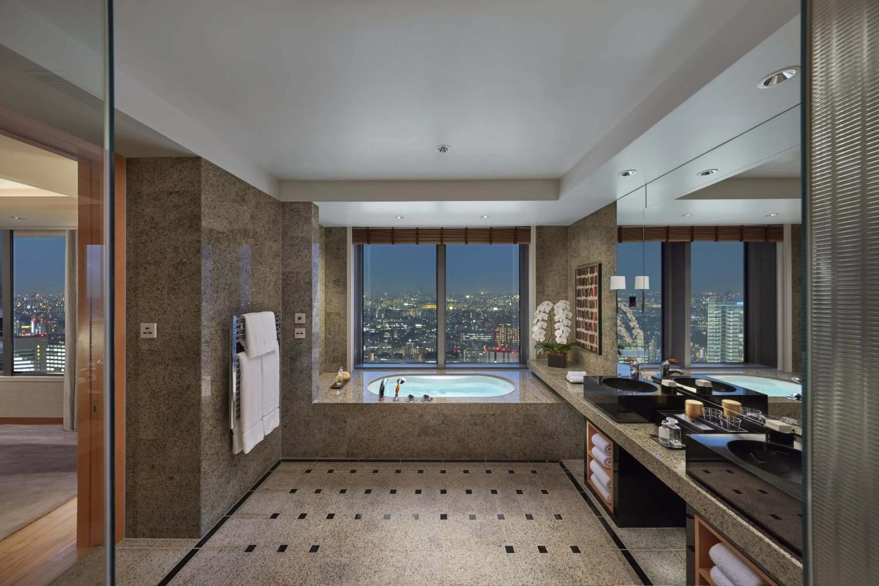 Photo of the whole room in Mandarin Oriental, Tokyo