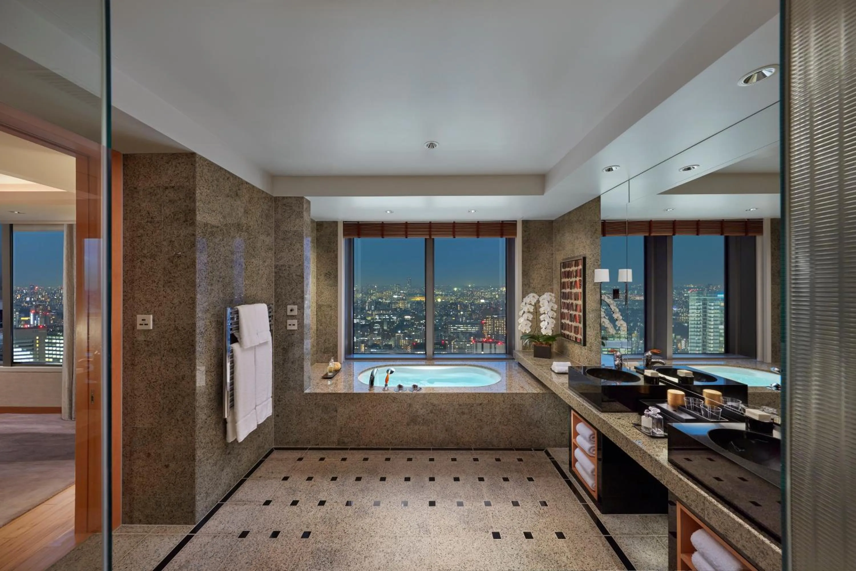 Bathroom in Mandarin Oriental, Tokyo