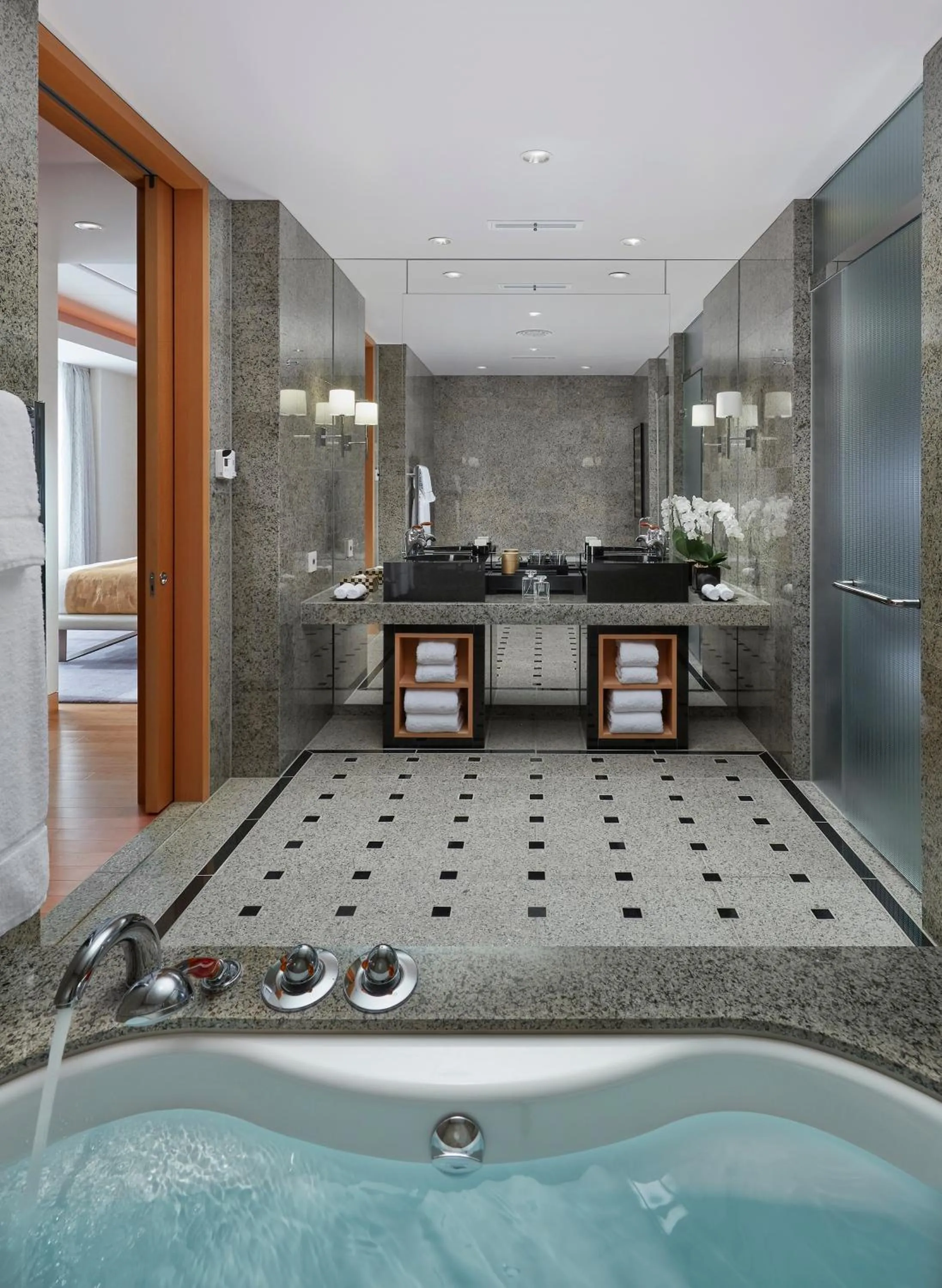 Bathroom in Mandarin Oriental, Tokyo