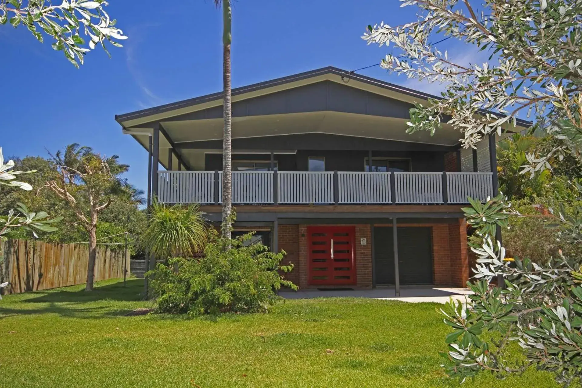 Red Door Beach House Red Door Beach House