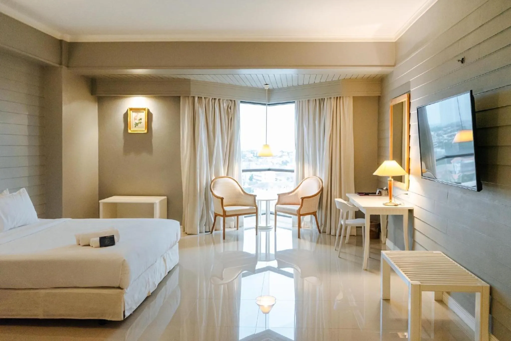 TV and multimedia in Napalai Hotel