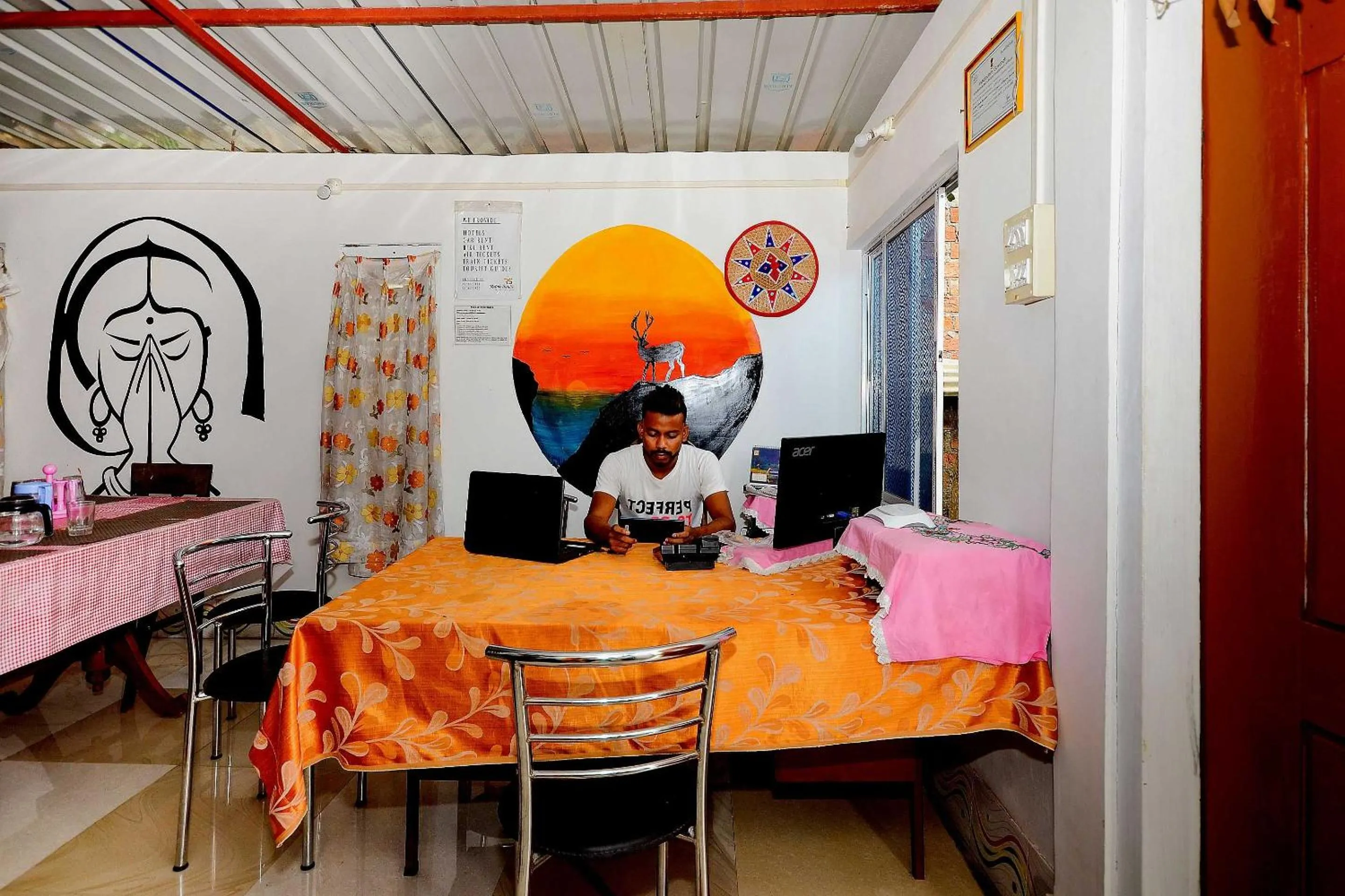 Lobby or reception, Bed in Hotel O Kirtti Inn