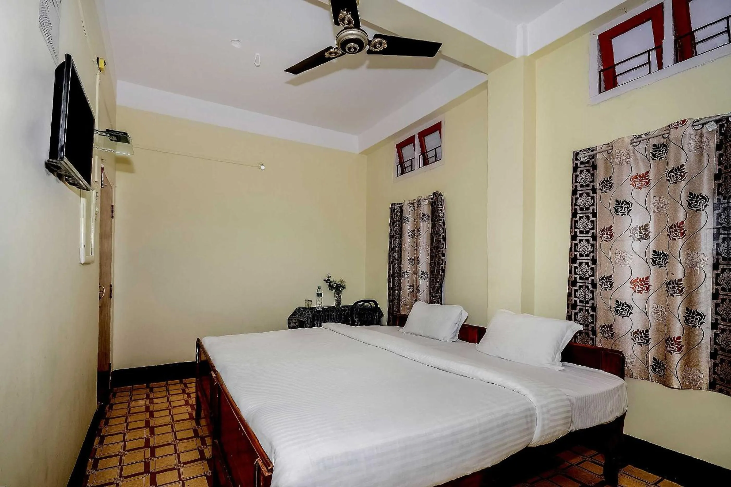 Bedroom, Bed in Hotel O Kirtti Inn