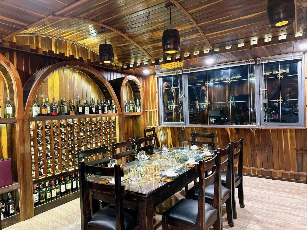 Restaurant/places to eat in Hapyson