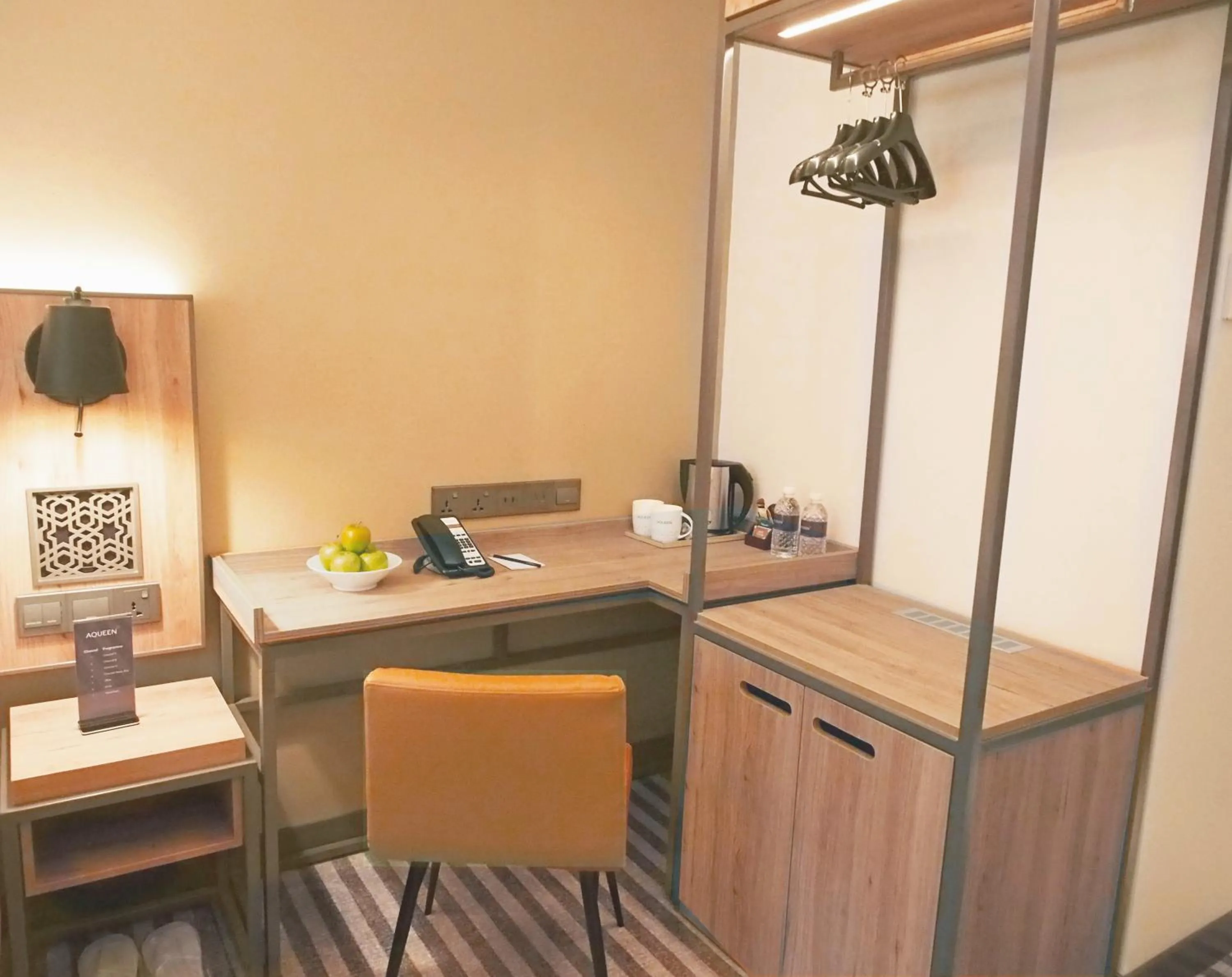 Bedroom in Aqueen Heritage Hotel Little India